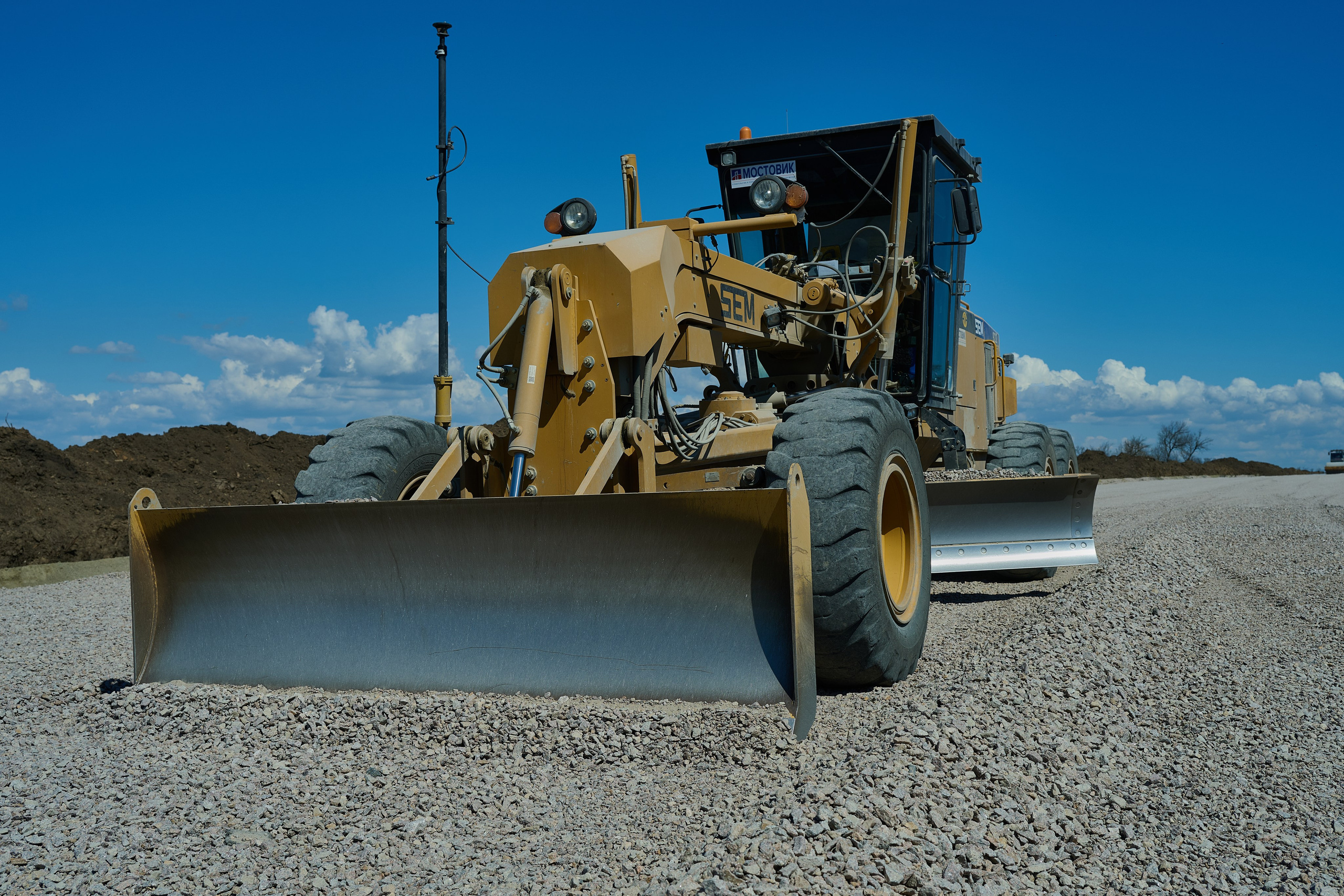 Уличные фотографии Мариуполя. Мариуполь 2024. Весенний Мариуполь. Фотограф Роман Адлер.