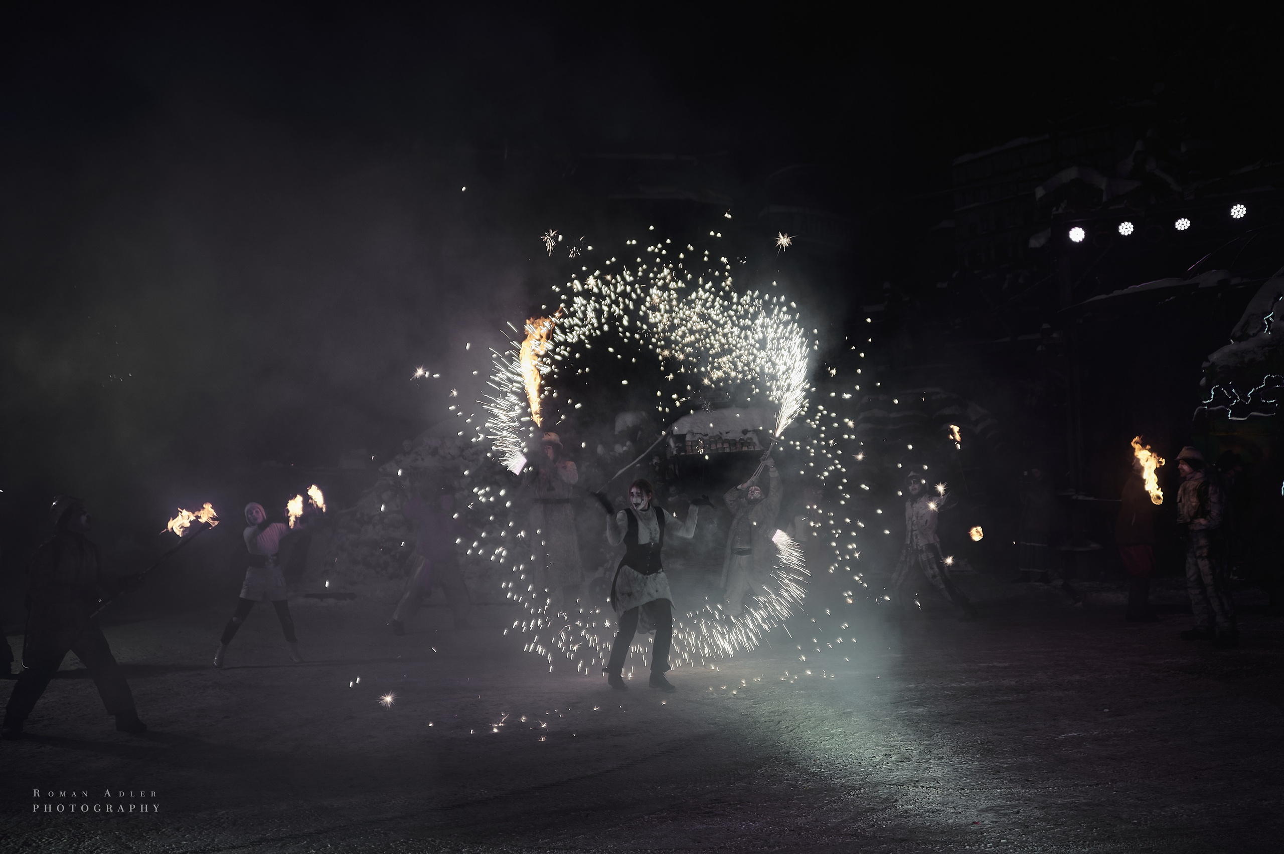 Новогодняя сказка от Ночных волков. Фотограф Роман Адлер