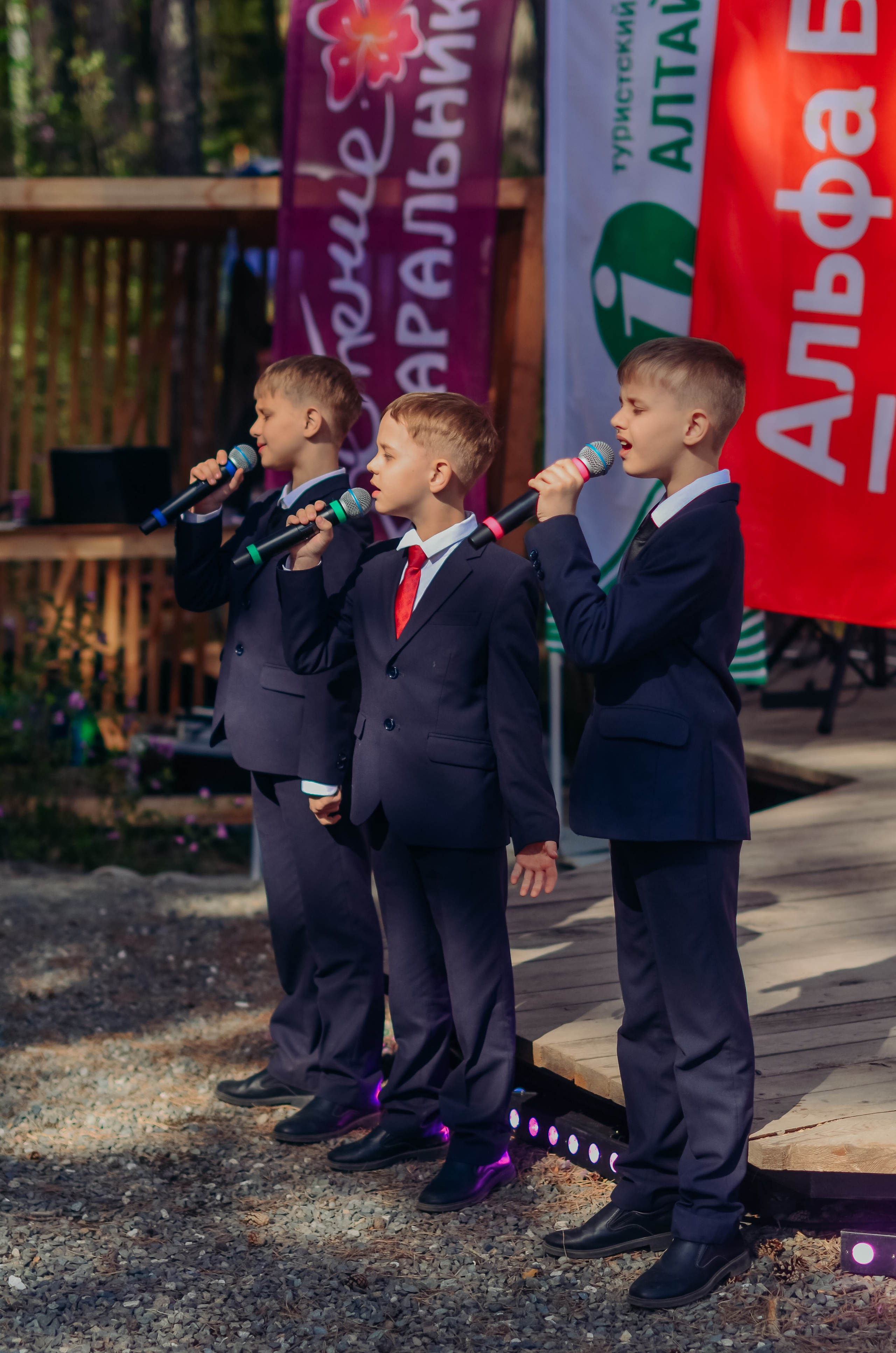 Фестиваль «Цветение Маральника на Алтае 2025». Фоторепортаж. Денисова Аля — фотограф для парных съемок и индивидуальных историй в Барнауле