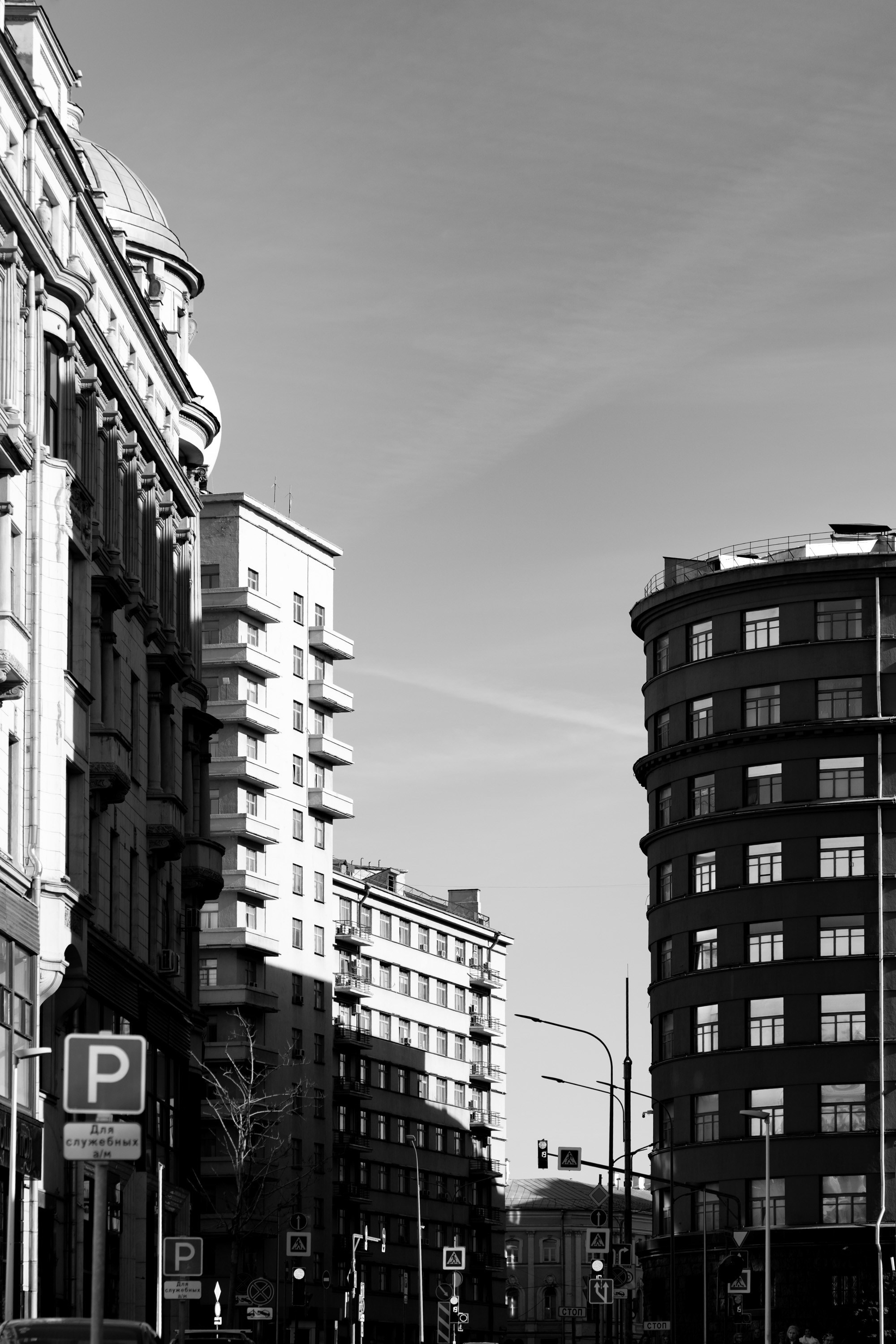 Свет и тень в городе. Фотограф в Москве. Шахабудин