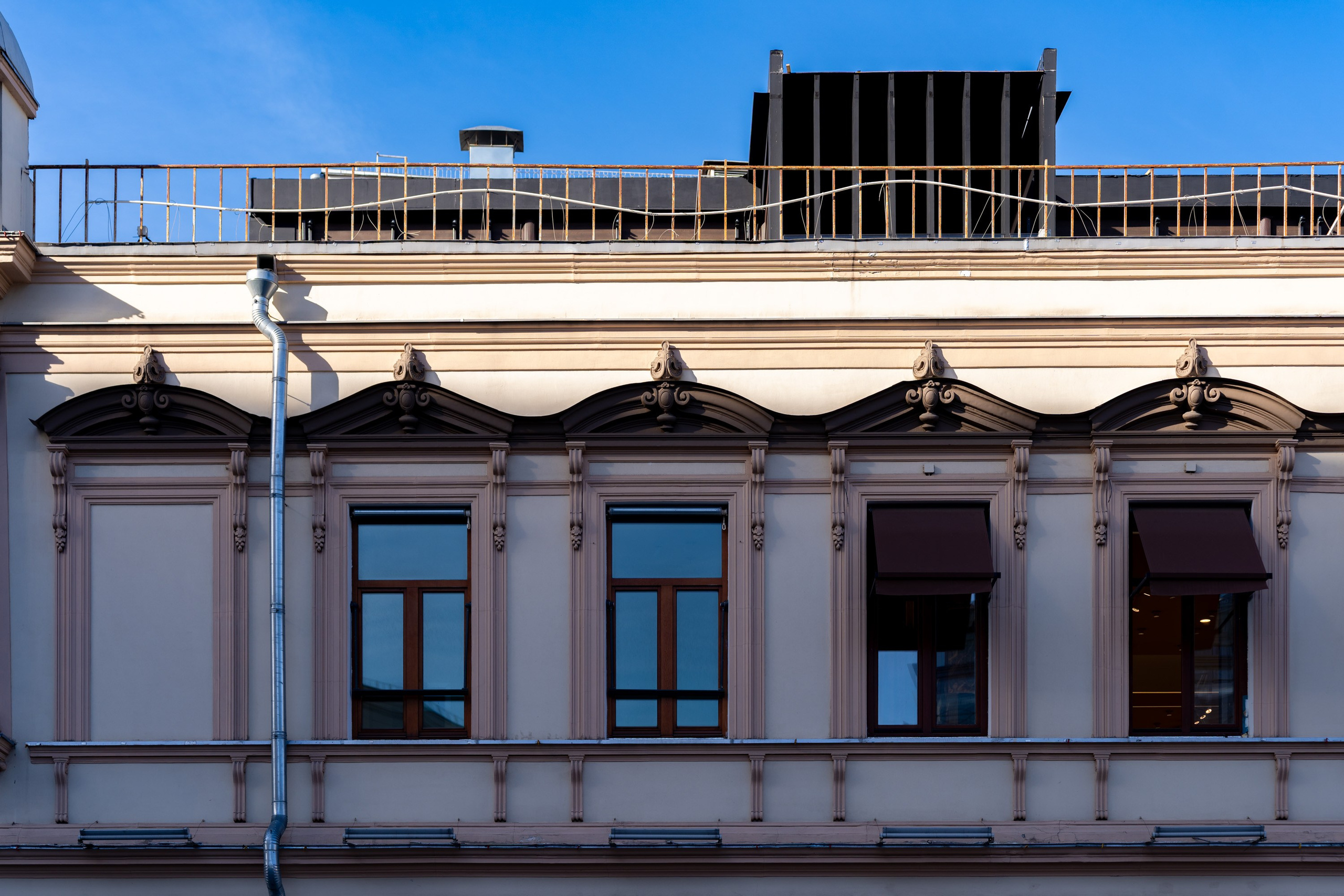 Свет и тень в городе. Фотограф в Москве. Шахабудин