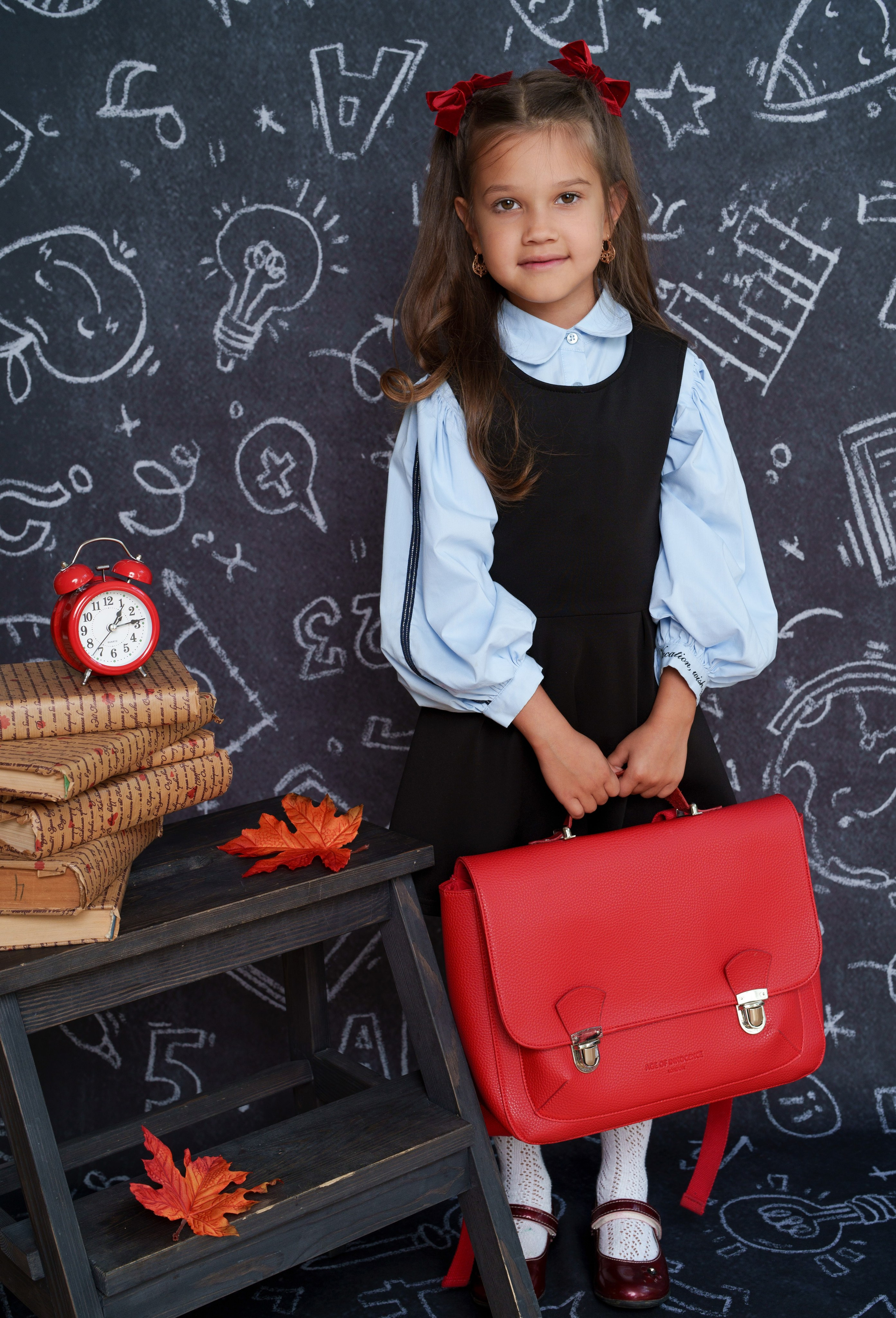 Школьная. Стильные выпускные альбомы, детские фотосессии, сюжетные фотографии