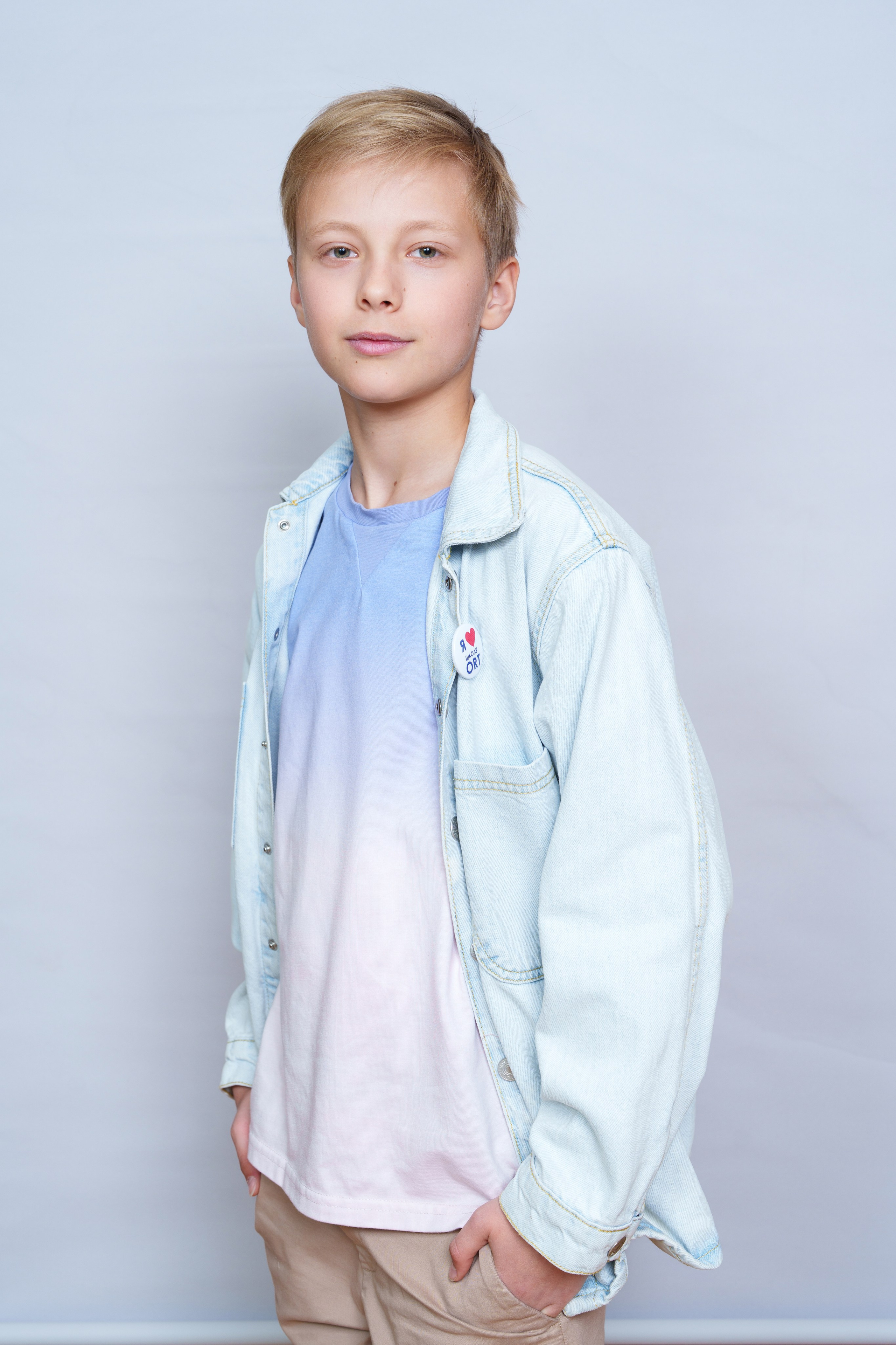 Фотоальбомы для средней и младшей школы. Стильные выпускные альбомы, детские фотосессии, сюжетные фотографии