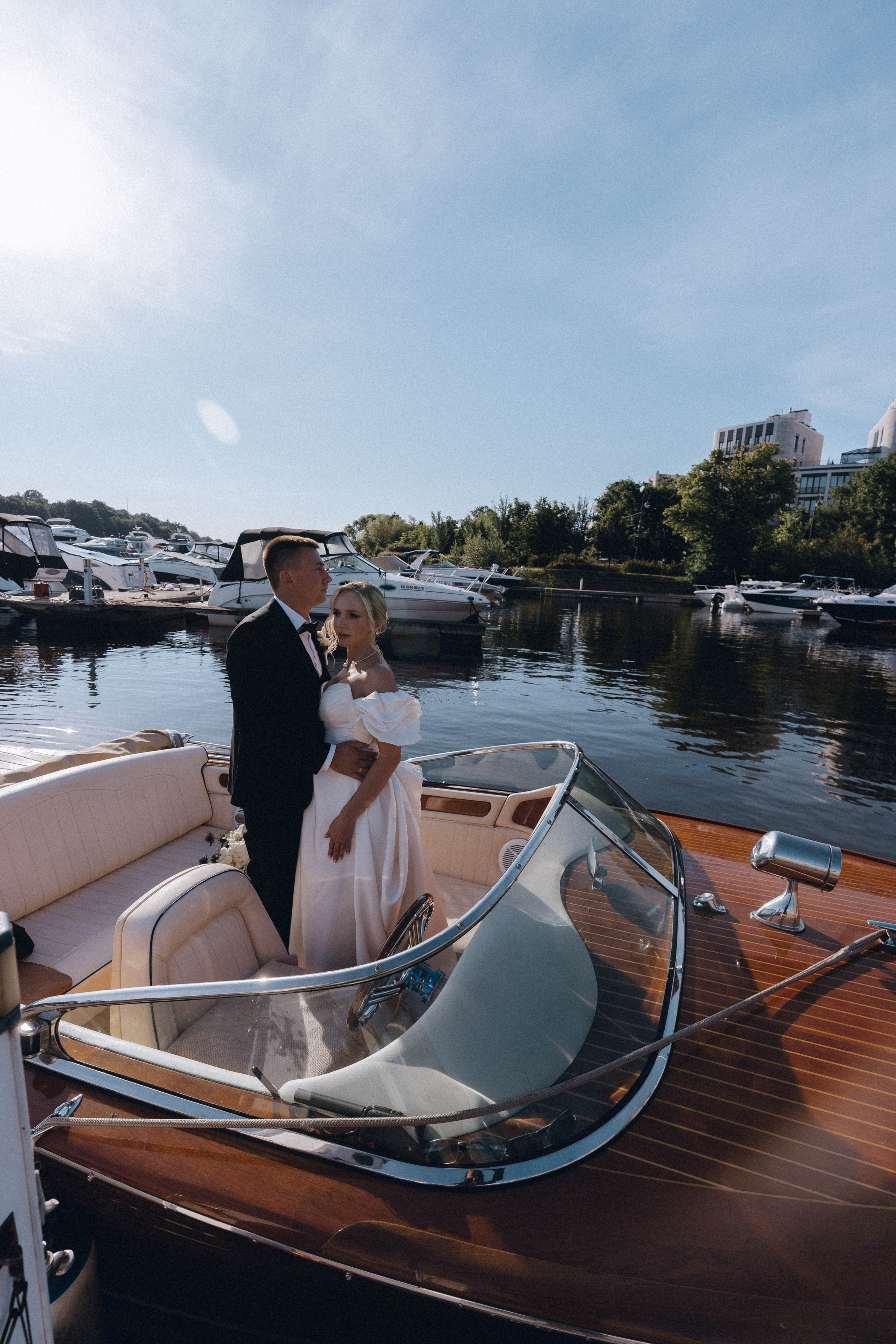 СВАДЕНБНАЯ СЬЕМКА НА КАТЕРЕ ПО КАНАЛАМ САНКТ-ПЕТЕРБУРГА И В АКВАТОРИИ НЕВЫ. Профессиональный фотограф, Санкт-Петербург — Виктория Богомолова