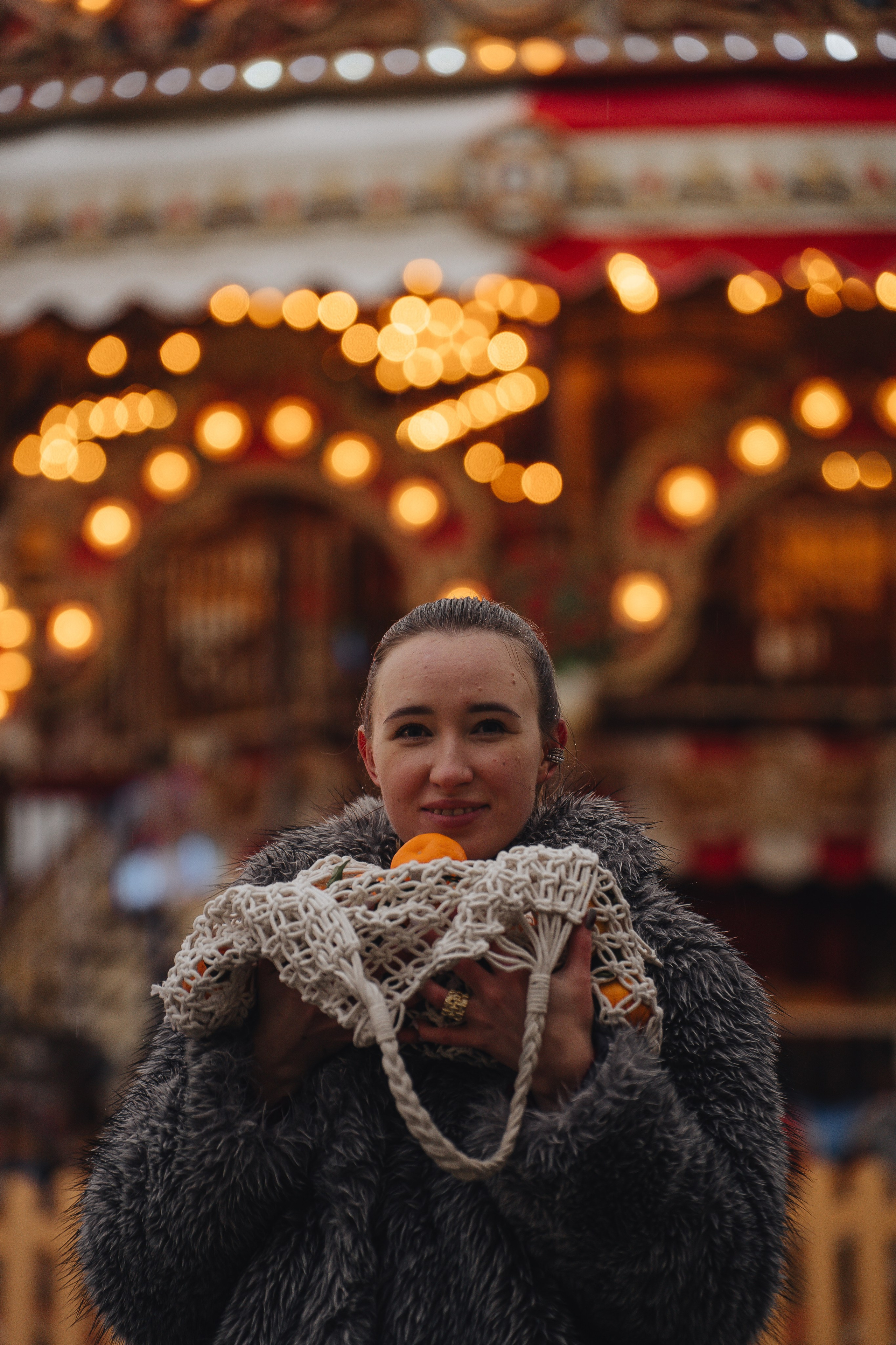 ПРОГУЛКА НА МАНЕЖНОЙ ПЛОЩАДИ ДЛЯ ДЕВУШКИ ПЕРЕД НОВЫМ ГОДОМ (НОВОГОДНЯЯ ФОТОСЕССИИЯ НА МАНЕЖНОЙ ПЛОЩАДИ). Профессиональный фотограф, Санкт-Петербург — Виктория Богомолова