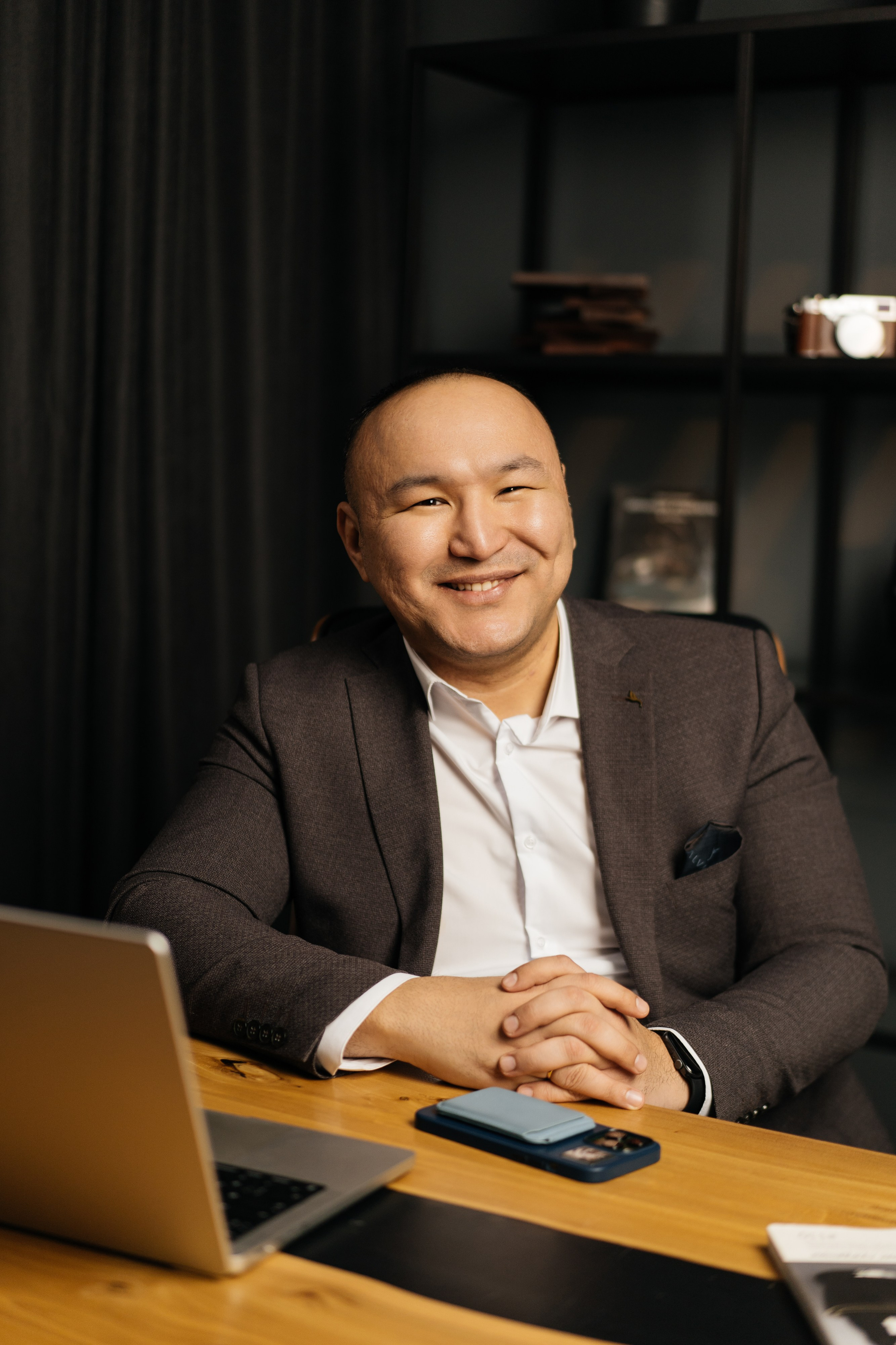 Бизнес портреты. Свадебный фотограф алматы Шожебаев Кайрат