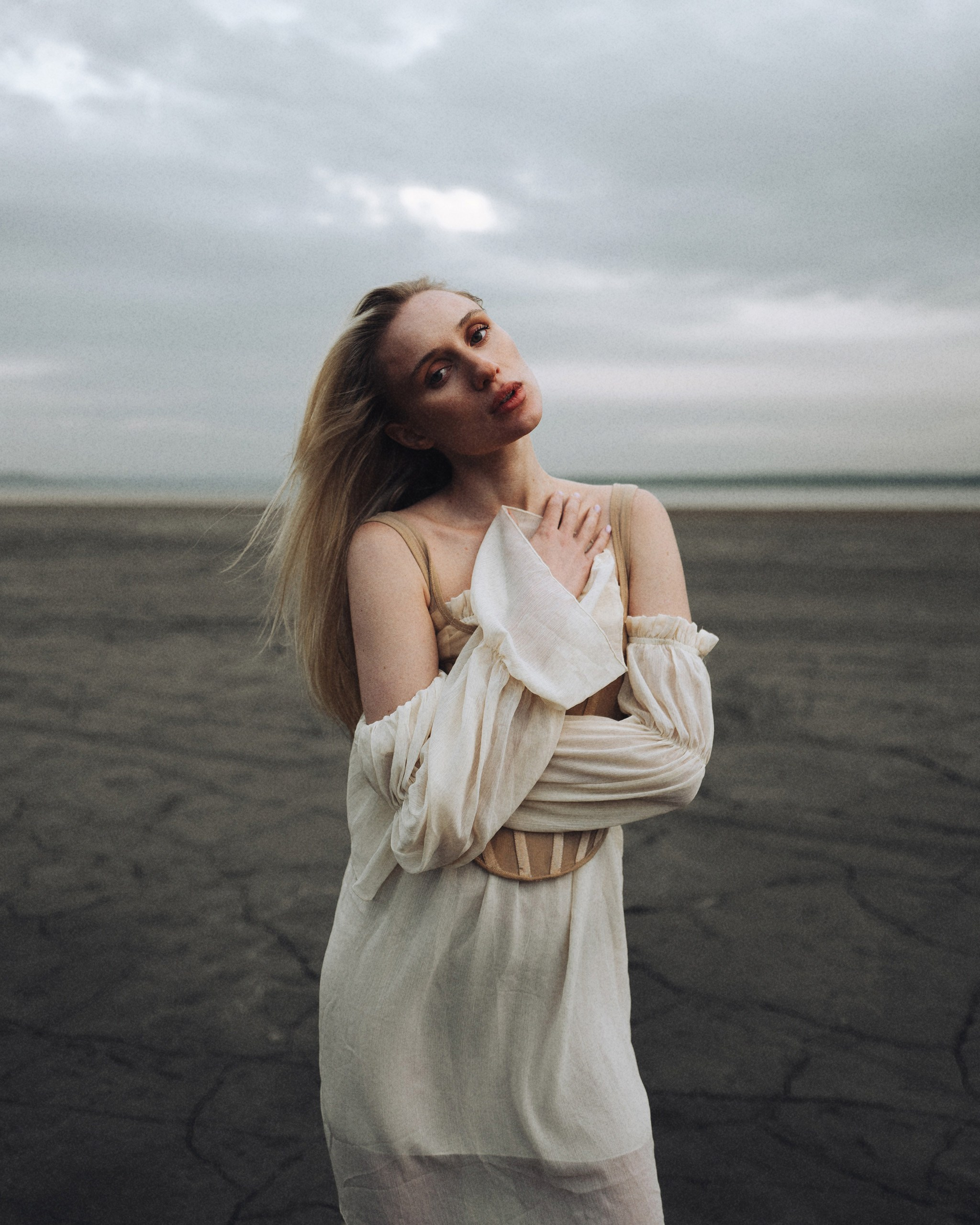 Даша «Сухой берег». Никита Линейцев — индивидуальный портретный фотограф в Москве и Иркутске