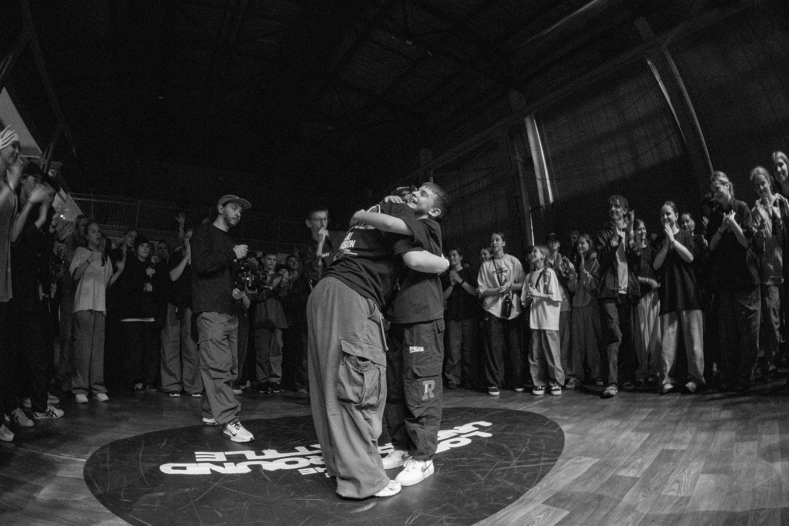 LORDS OF THE UNDERGROUND 27/10/25 (@youlovebu). Соня бу тебя сфоткала