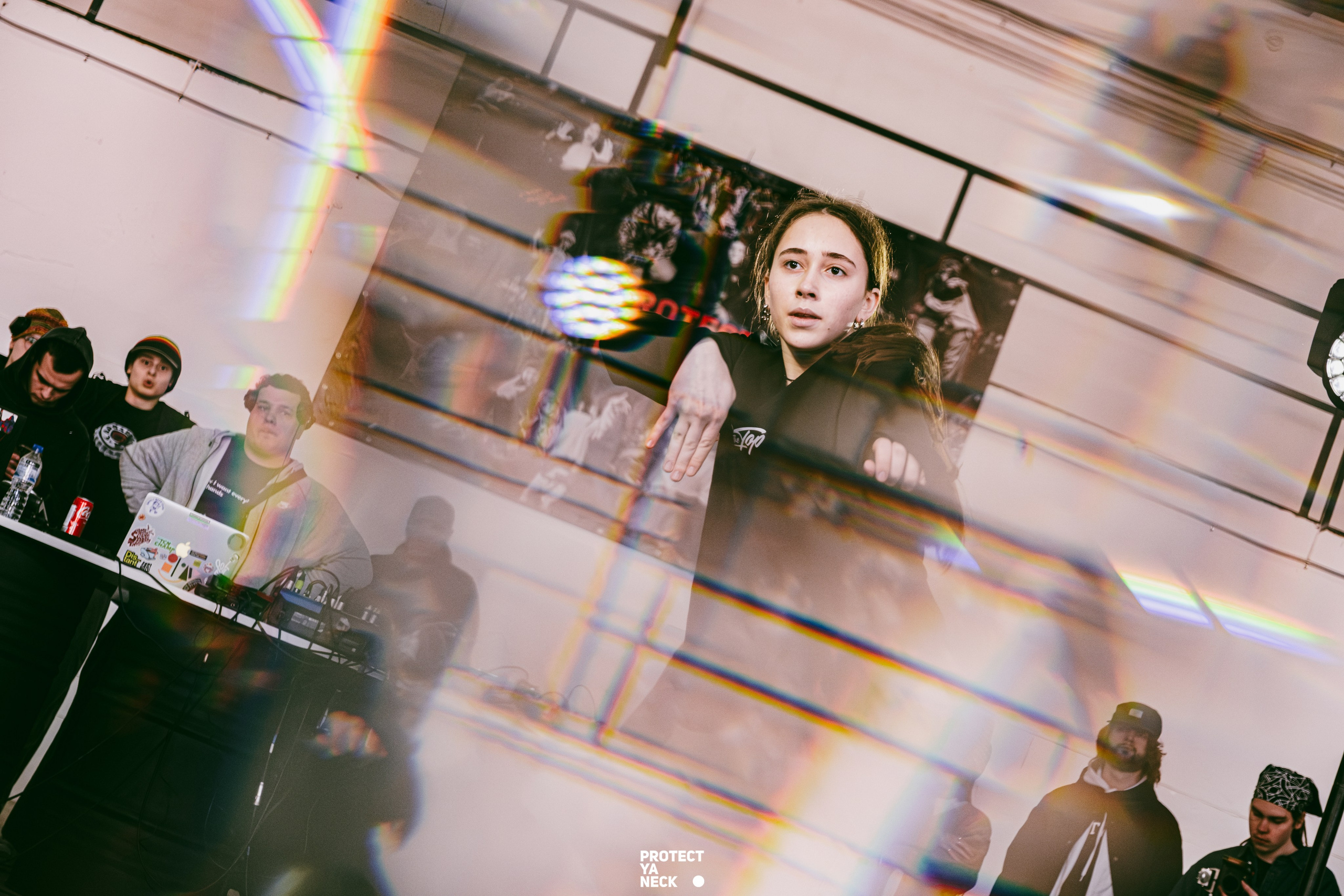 PROTECT YA NECK 22/03 (@youlovebu). Соня бу тебя сфоткала