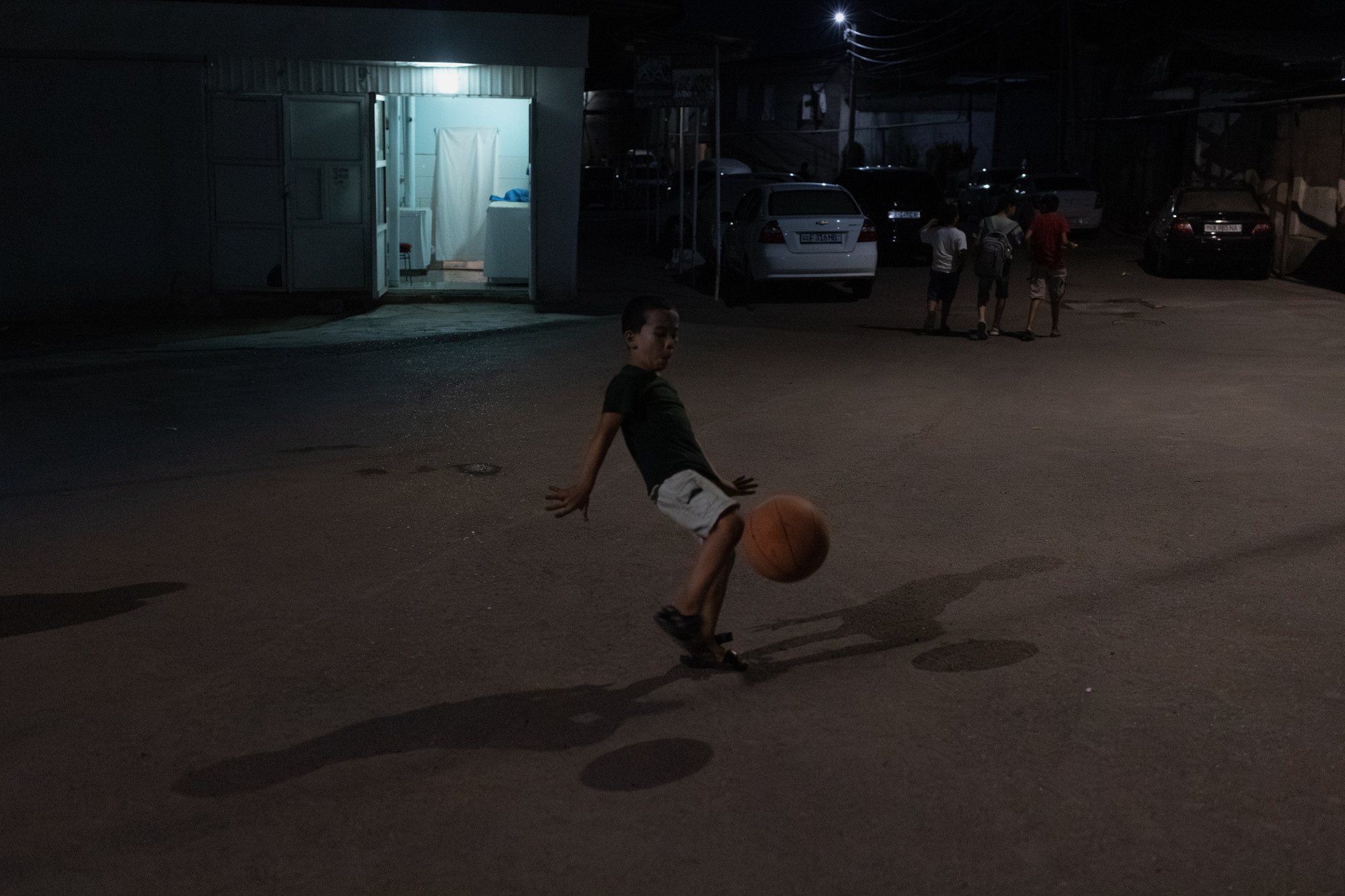 Uzbekistan daily. Commerce & art photographer