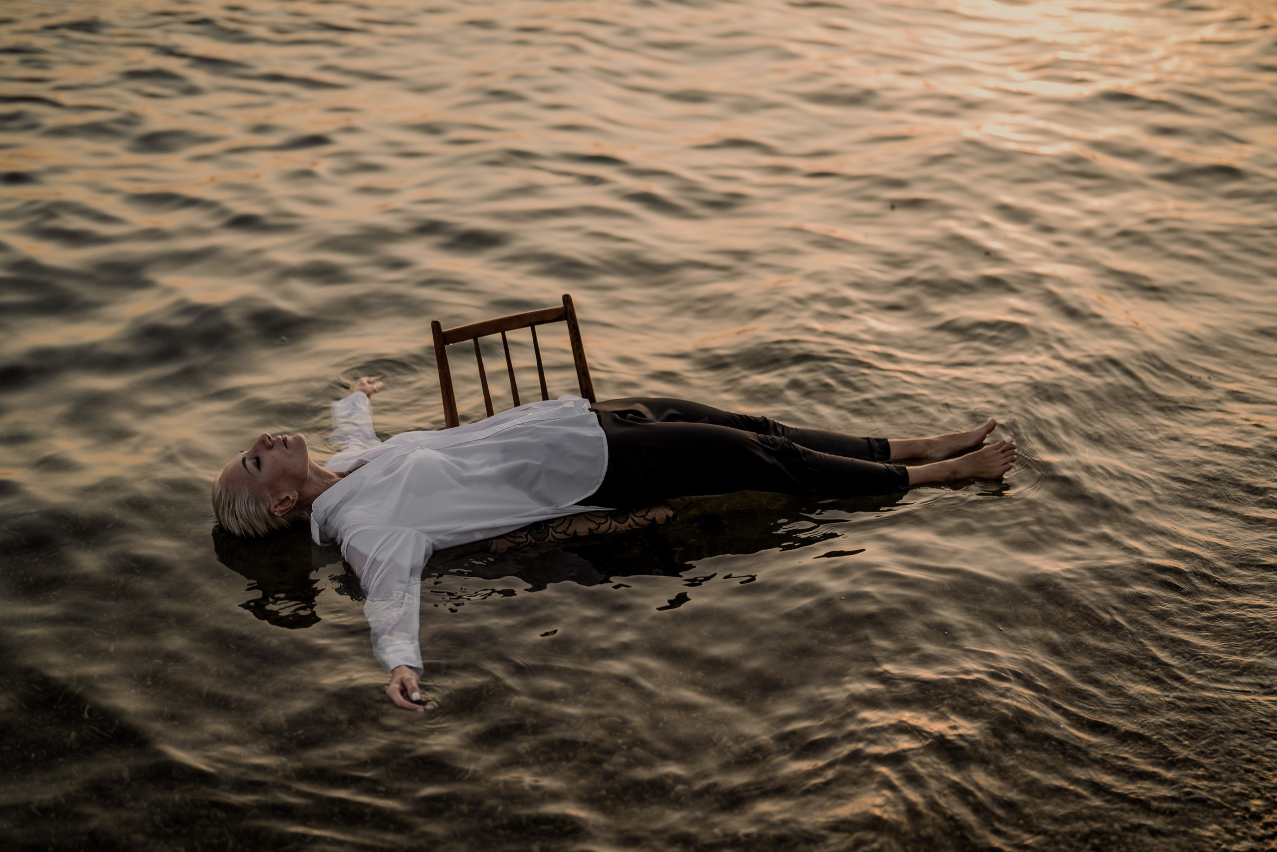 Стул и Море