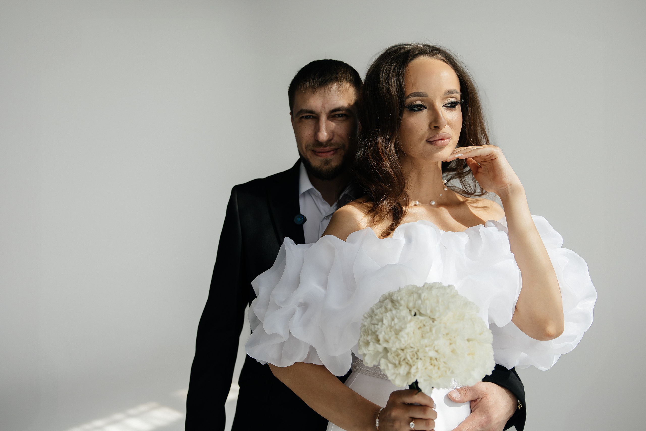 Дмитрий и Ксения. ЗАГС, студия, прогулка, банкет. Фотограф Березенская Ирина в Новосибирске
