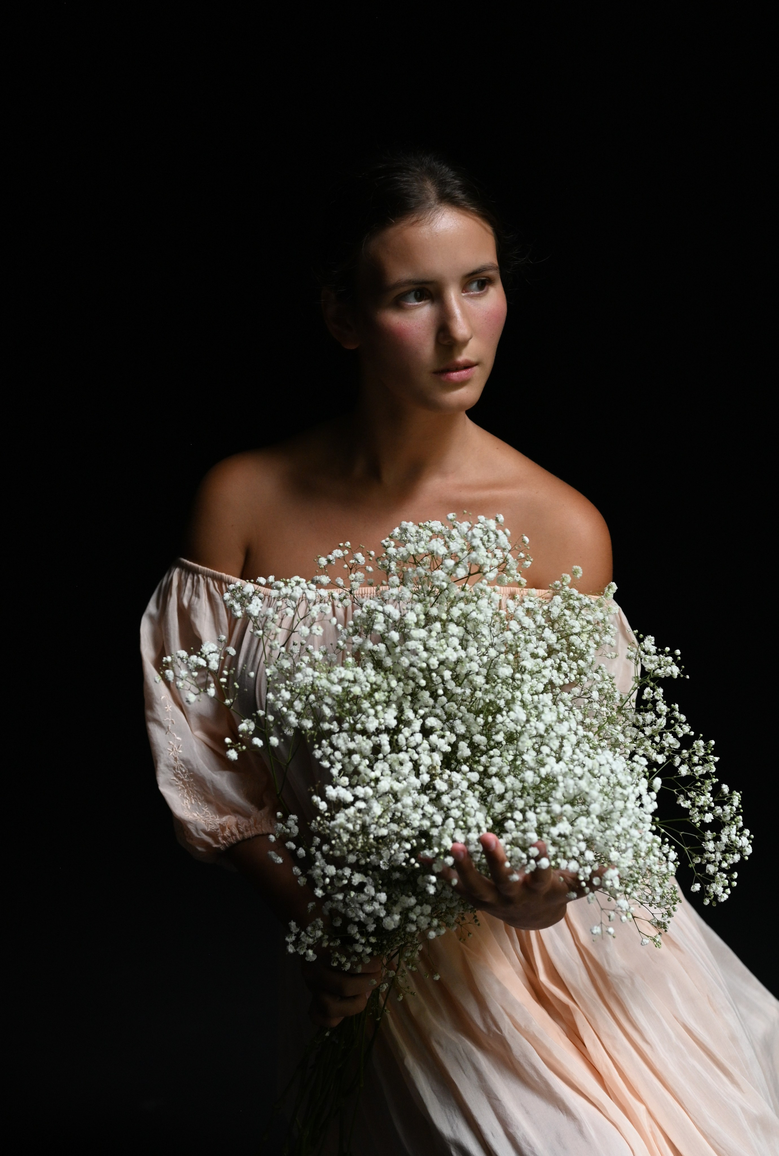 Анна с цветами. Портретный фотограф в Москве Анна Фаустова