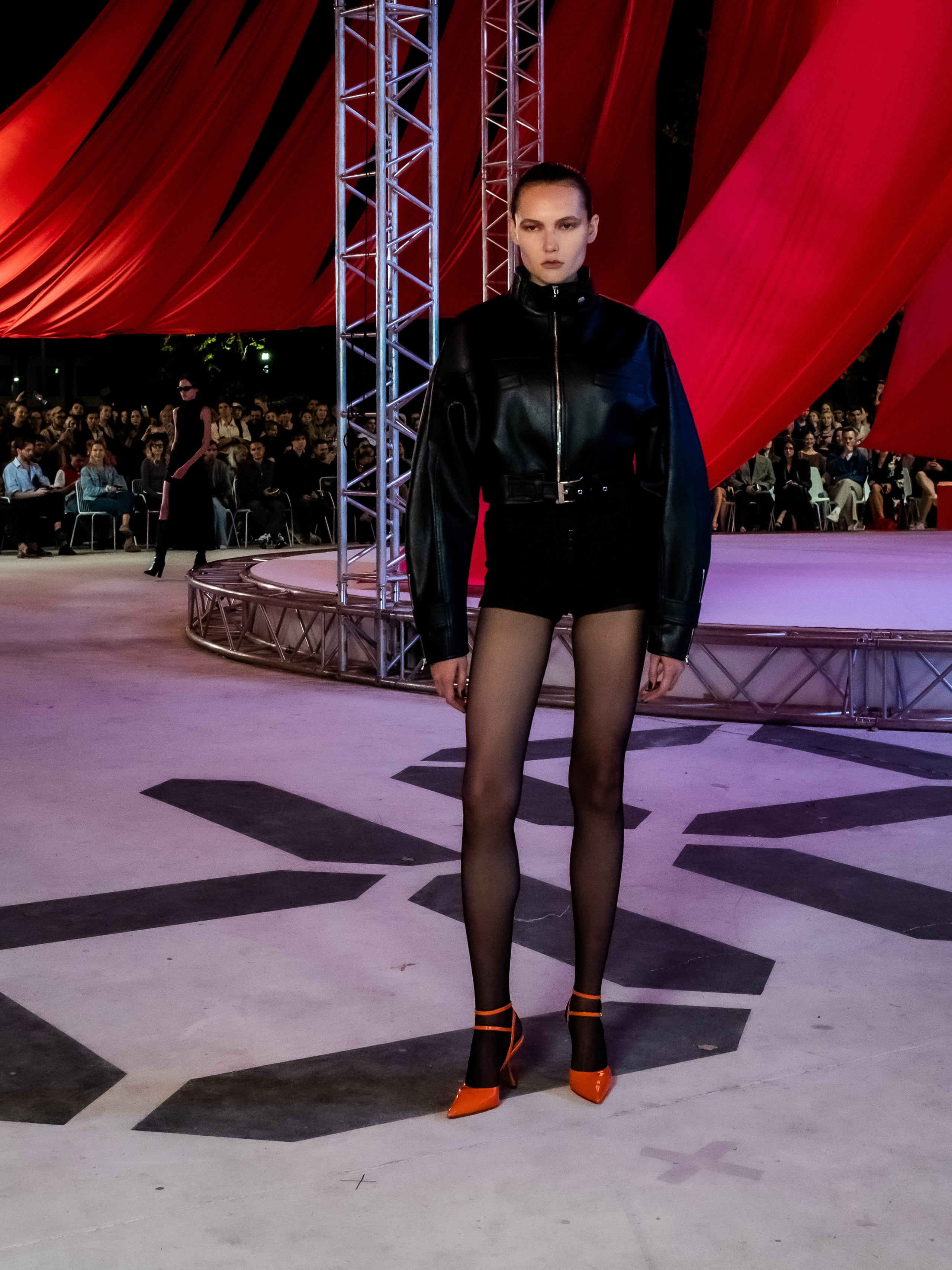 Показ Яндекс-маркет 04.09.2024. Фотосессии и репортаж — Фотограф в Москве — Рина Серёгина