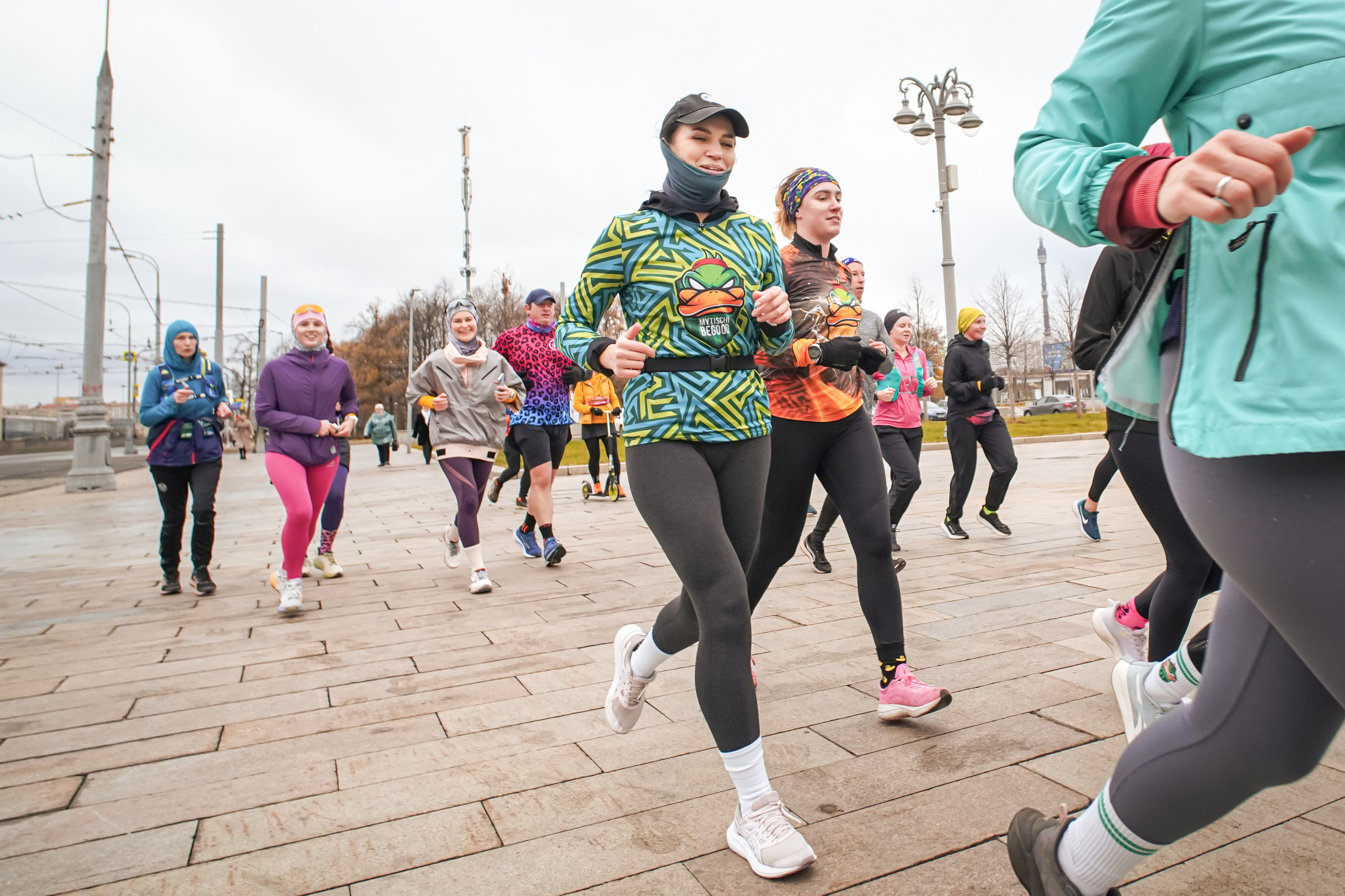 #марафонудома #яuzarun 2024 2-я петля, группа 6:30. Роман Капилюшов. Бег. Фото. Видео. г. Люберцы