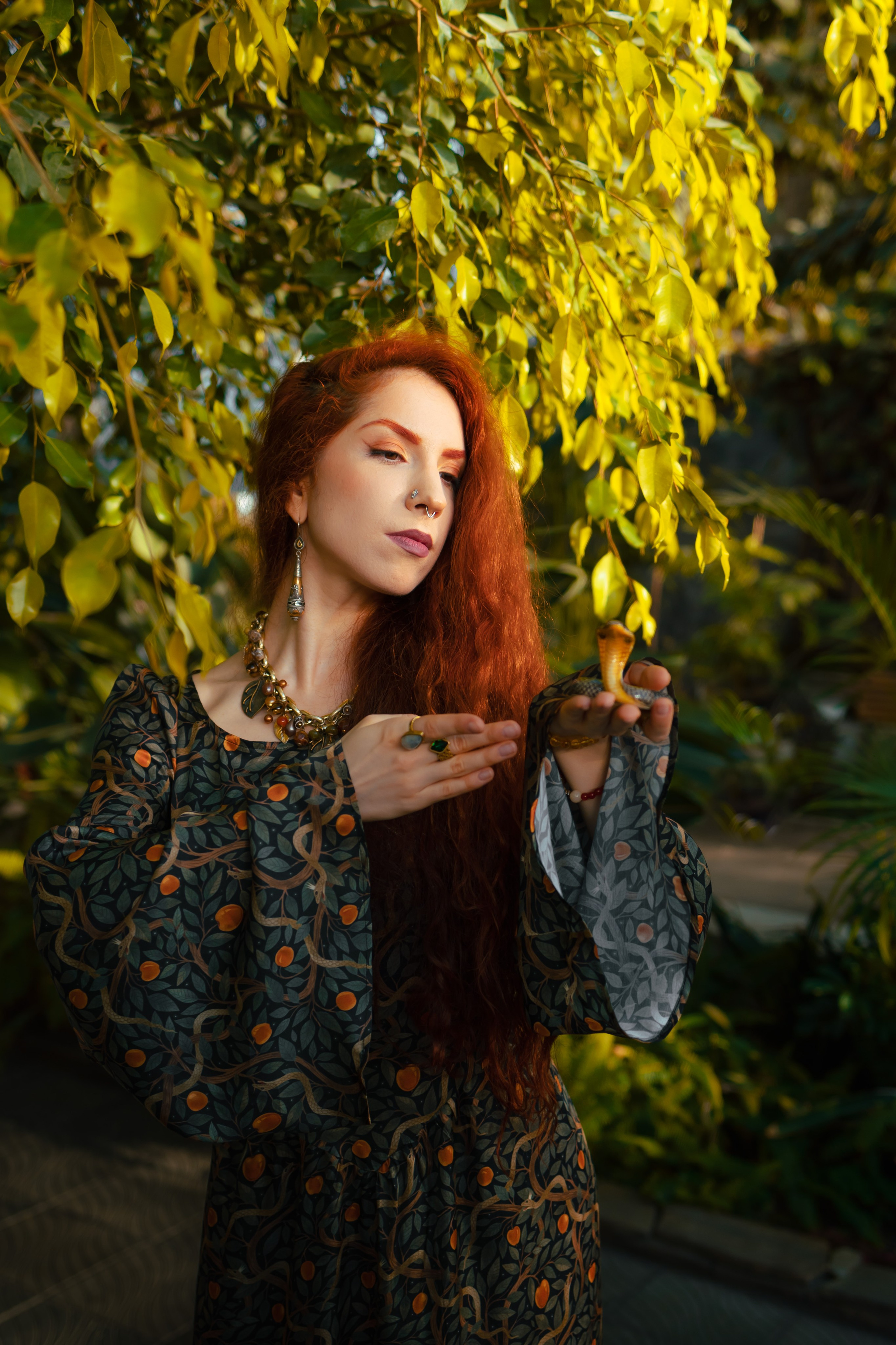 Съемка шёлковых платьев для PlantMyBones