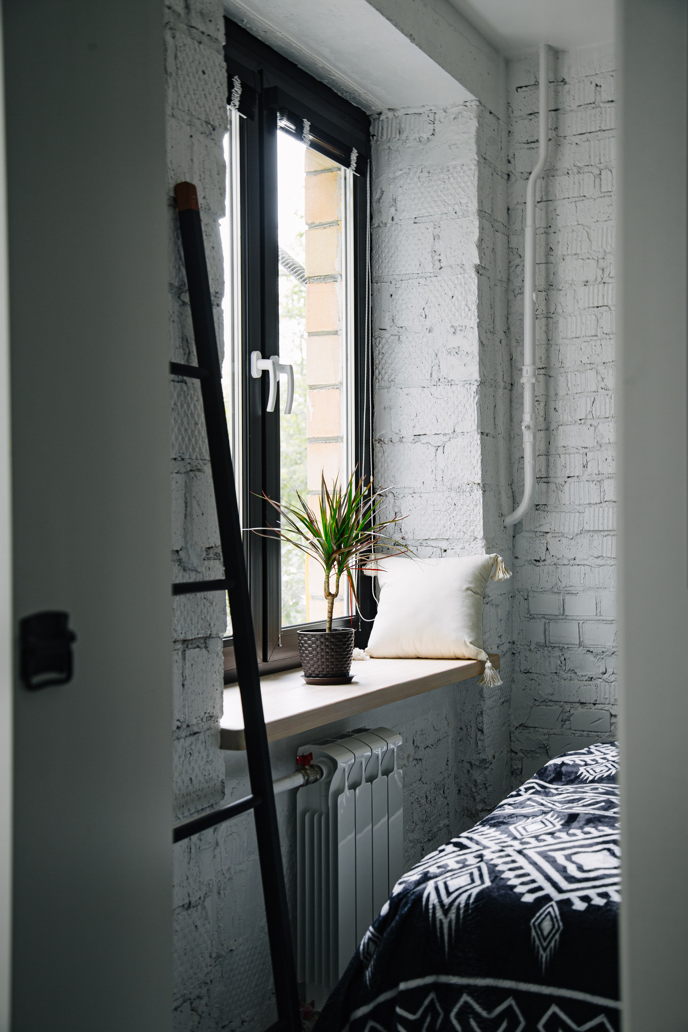 ЧБ лофт 28 кв. м. Фотограф Оля Батист