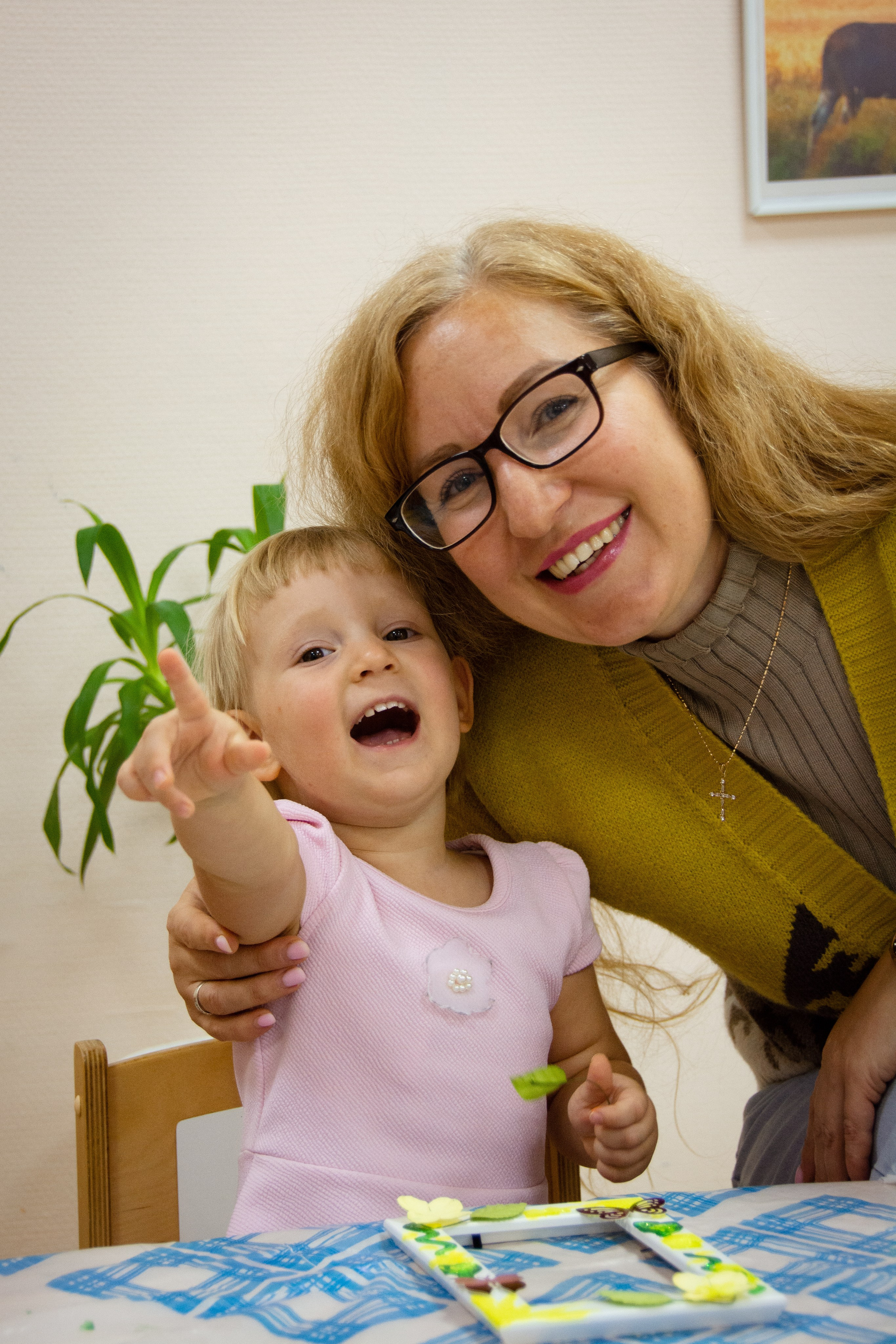 День матери. Дальневосточный Монтессори Центр. Семейный и репортажный фотограф в Хабаровске Татьяна Болычева