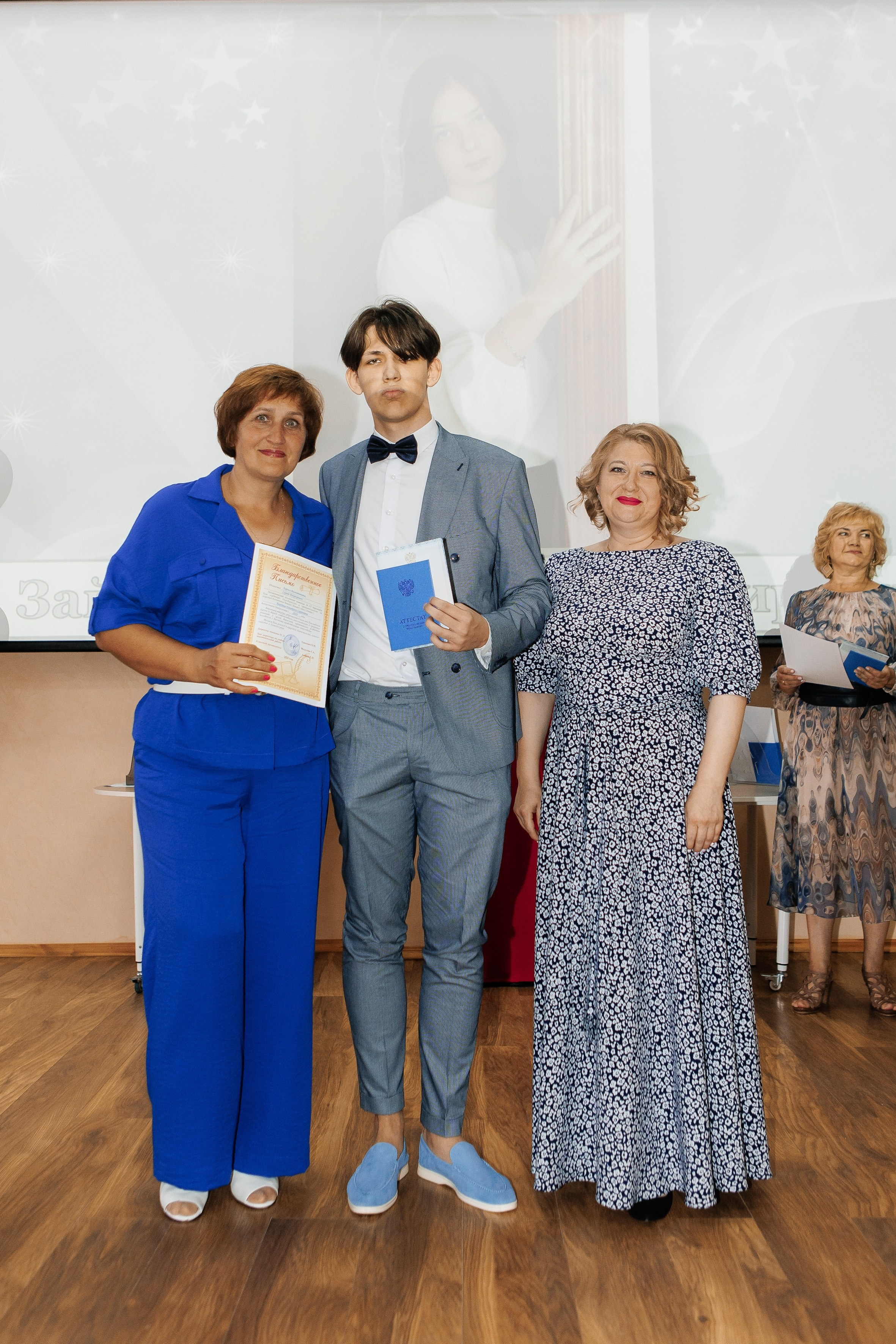 Выпускной Гимназия 12 2024 г. Свадебный и портретный Фотограф в Липецке Дмитрий Котюков