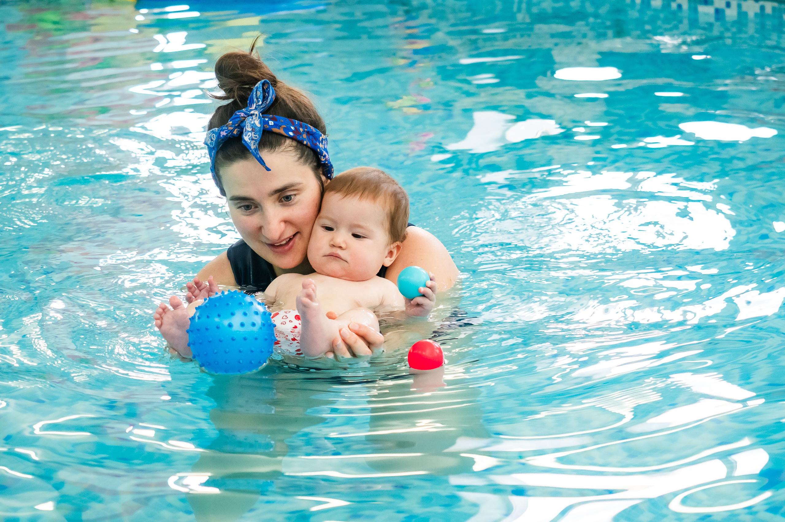 Грудничковое плавание. Репортажный, семейный и детский фотограф в Пензе и Заречном Арина Ермилова. Картины барельеф на заказ