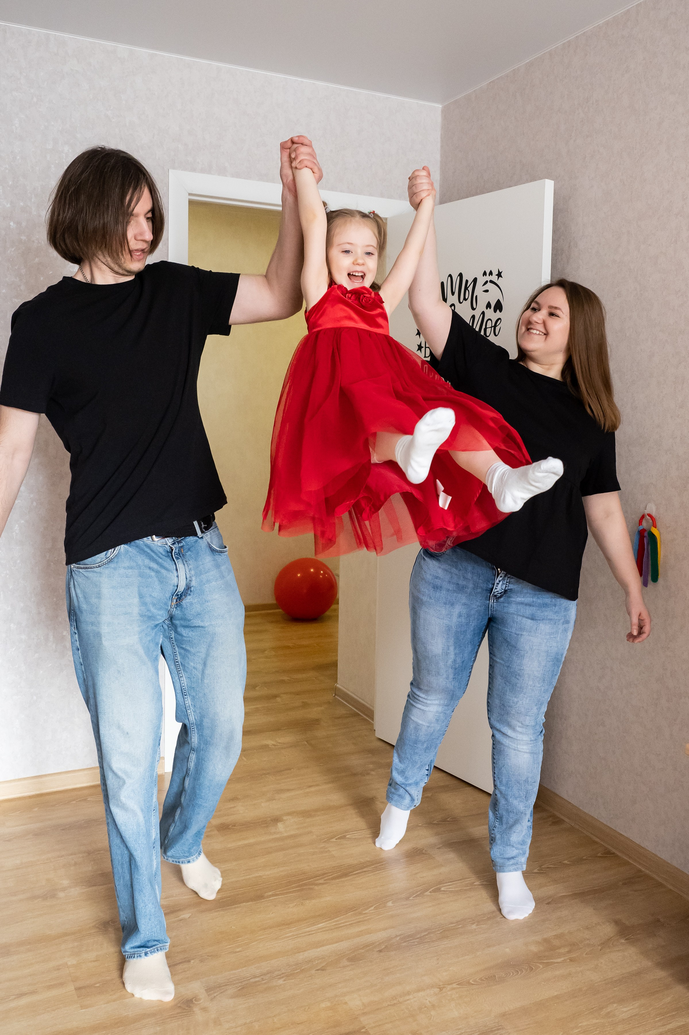 Саша, Лена, Варя. Репортажный, семейный и детский фотограф в Пензе и Заречном Арина Ермилова. Картины барельеф на заказ