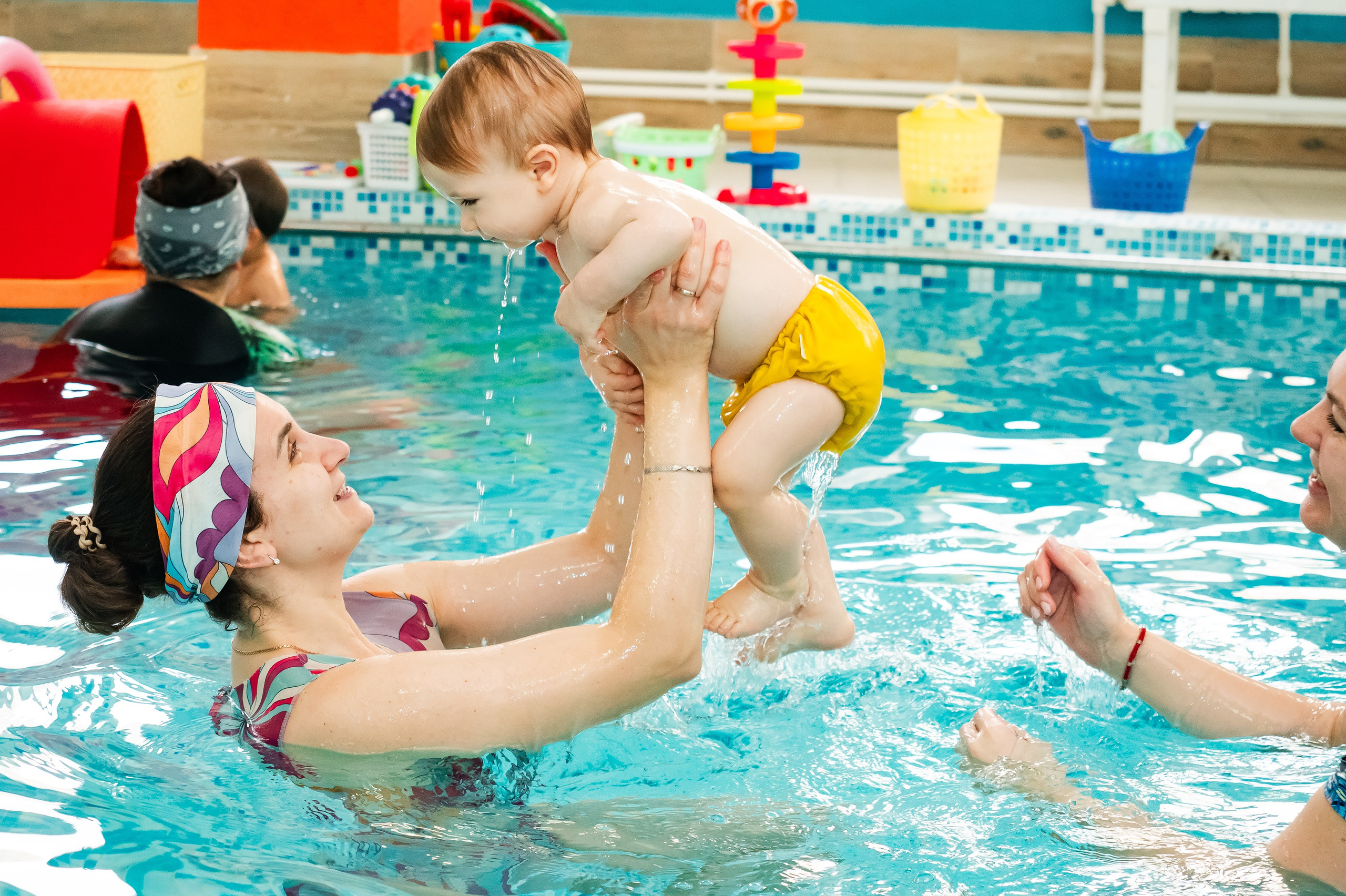 Грудничковое плавание. Репортажный, семейный и детский фотограф в Пензе и Заречном Арина Ермилова. Картины барельеф на заказ