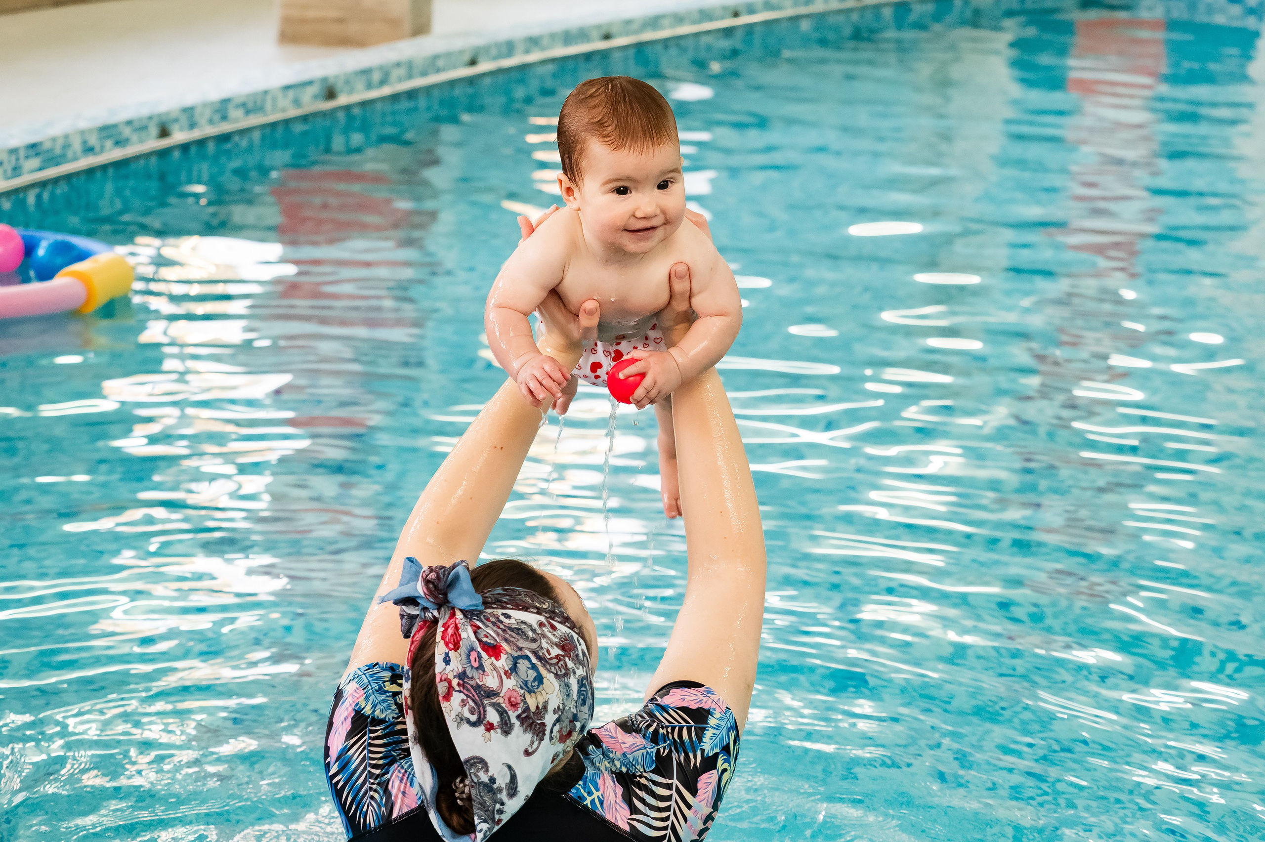 Грудничковое плавание. Репортажный, семейный и детский фотограф в Пензе и Заречном Арина Ермилова. Картины барельеф на заказ
