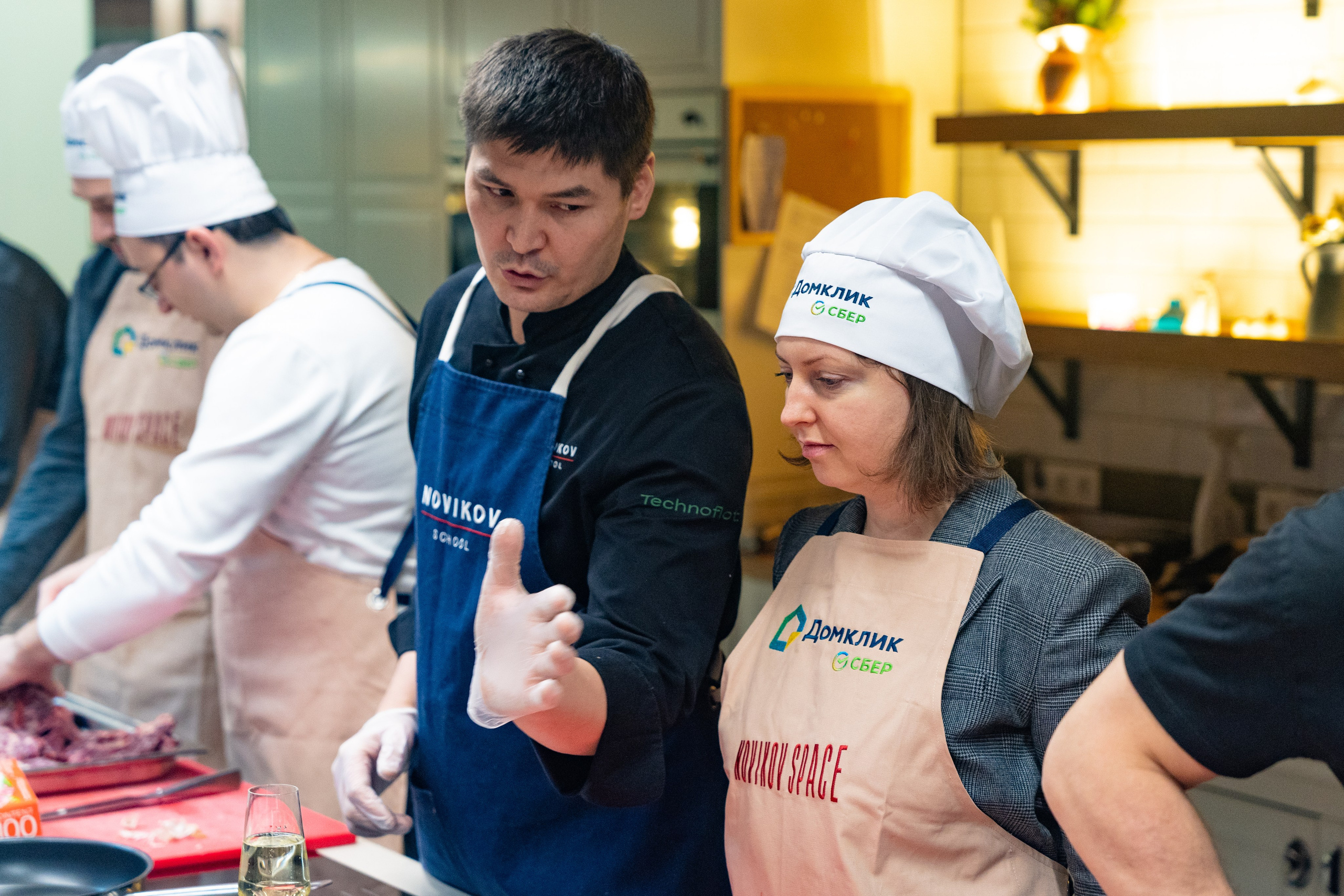 NOVIKOV SCHOOL — Умами зал. Фотограф Никита Комаров