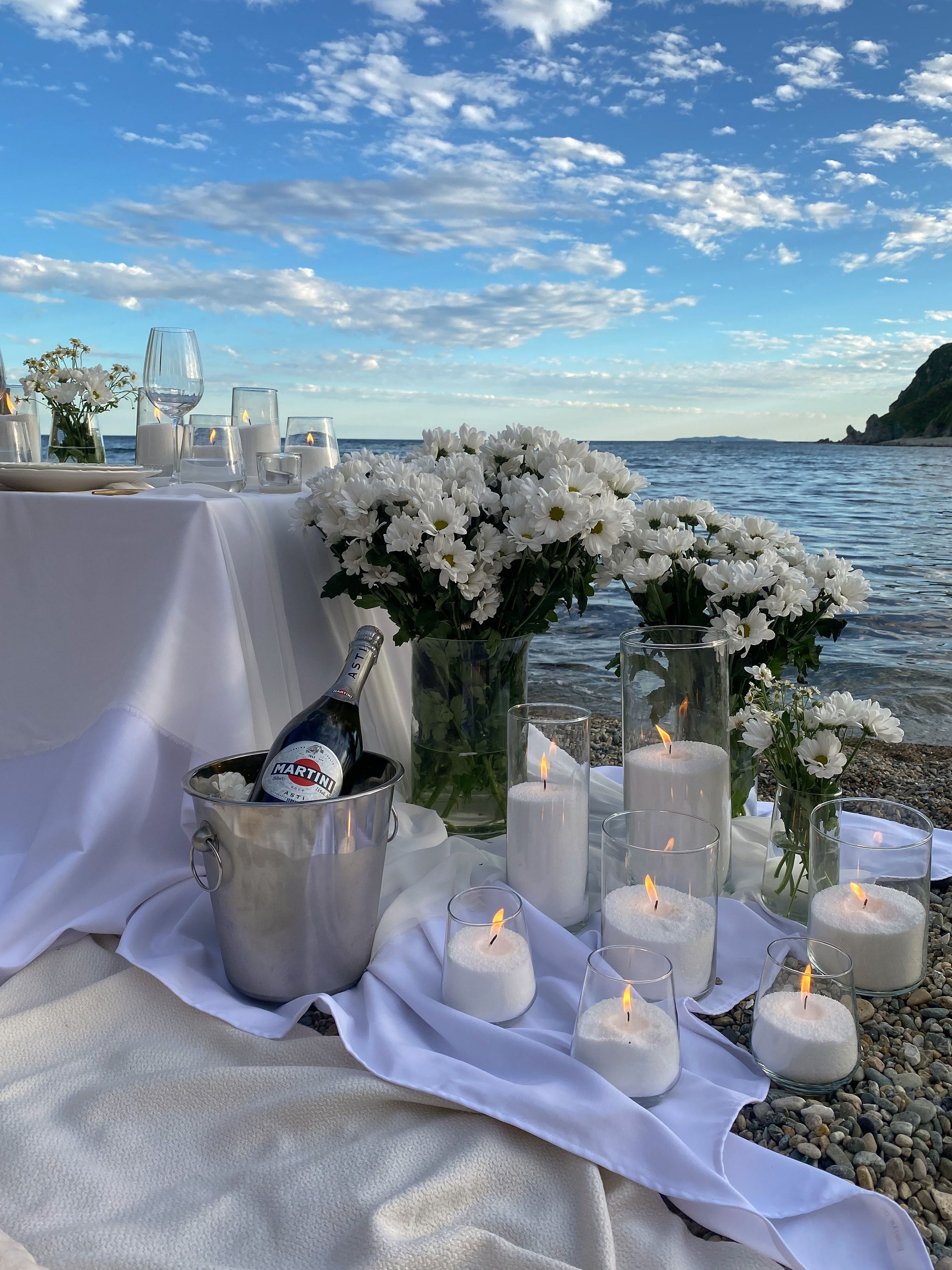 Свидание у моря во Владивсотоке. Организация свадеб и других мероприятий во Владивостоке от «Рядом быть»