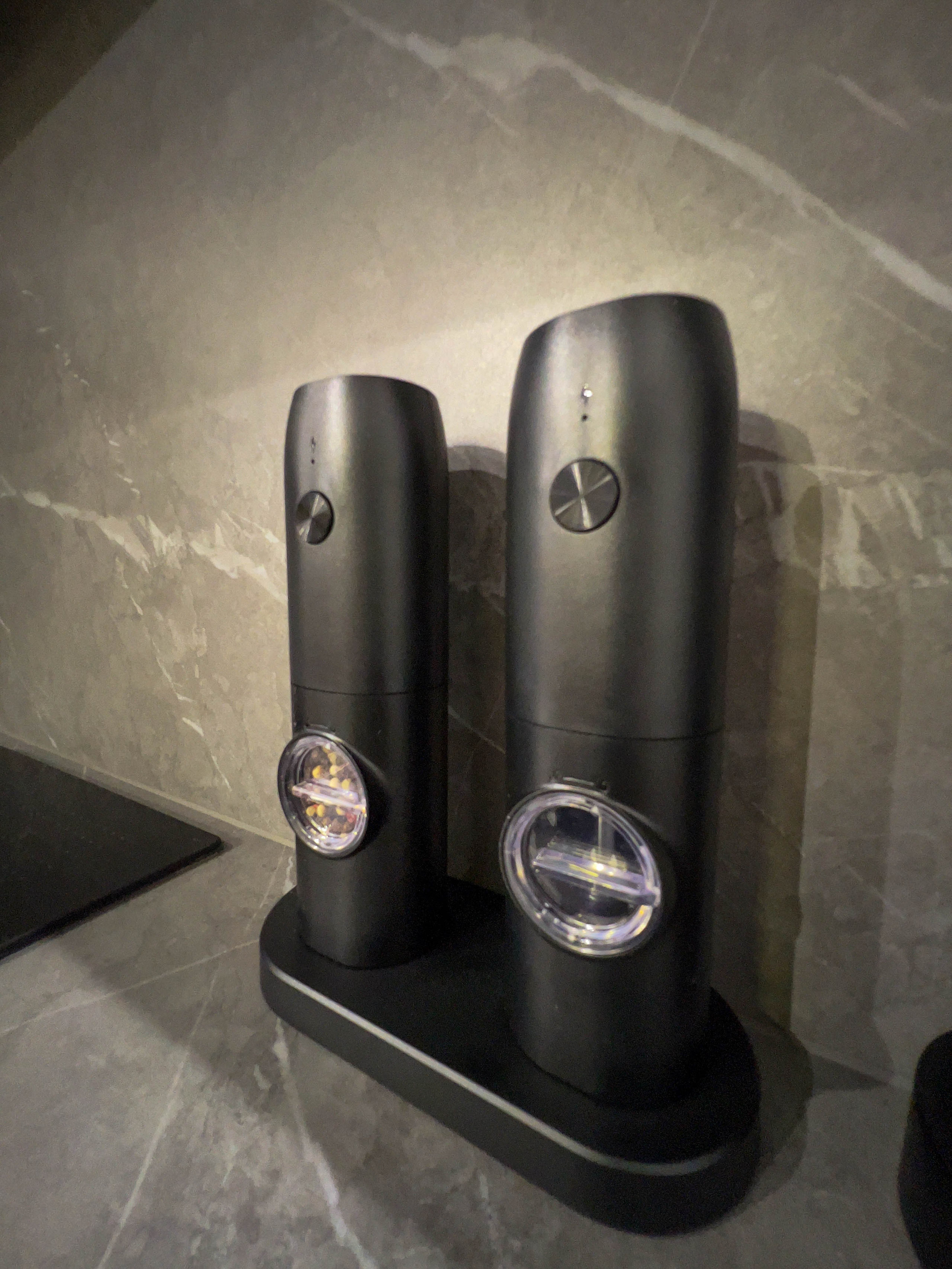 The apartment is on two levels. Fotograf Dmitrii Donets