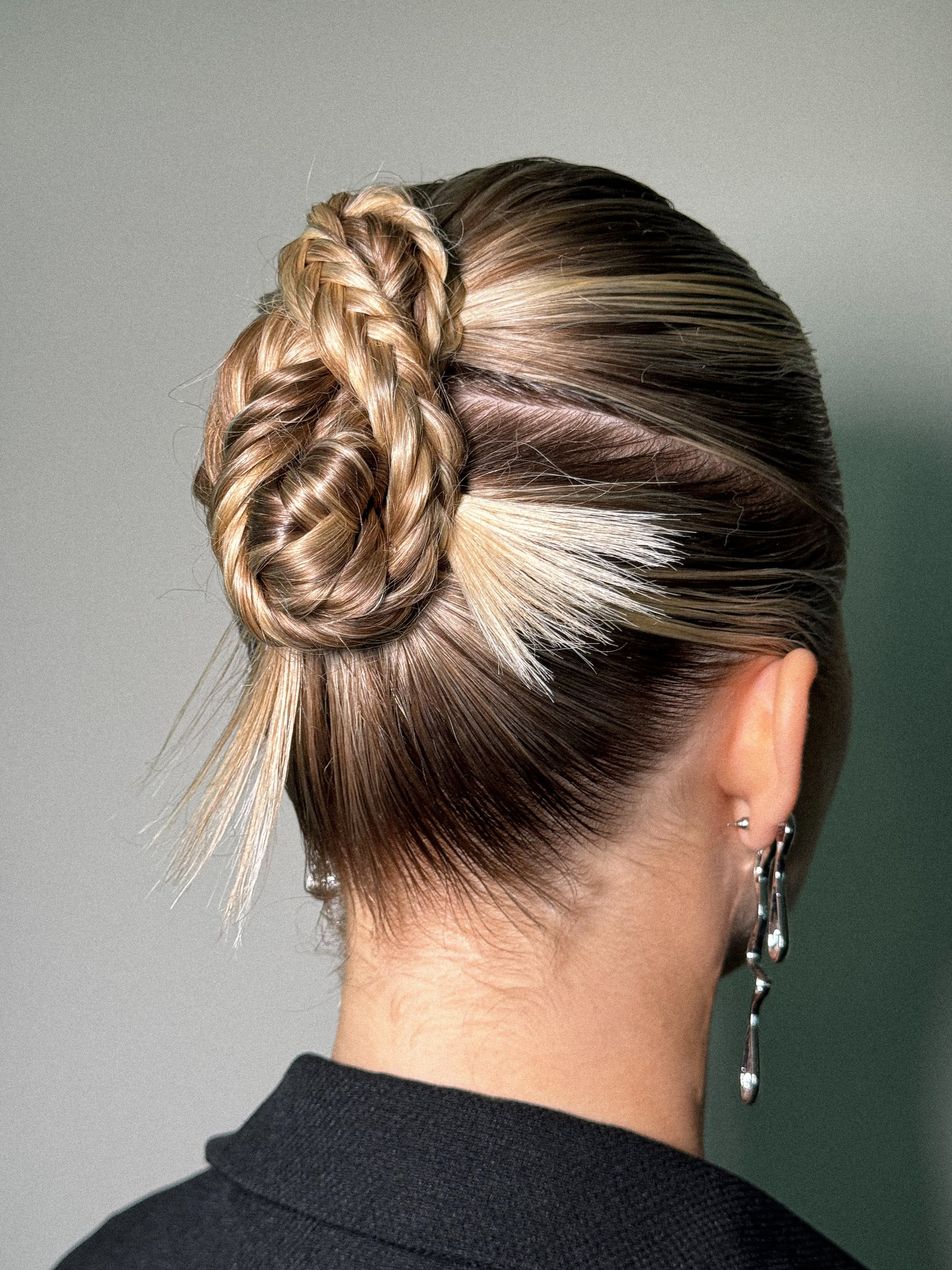 Прически. Свадебный визажист и стилист по прическам в Москве