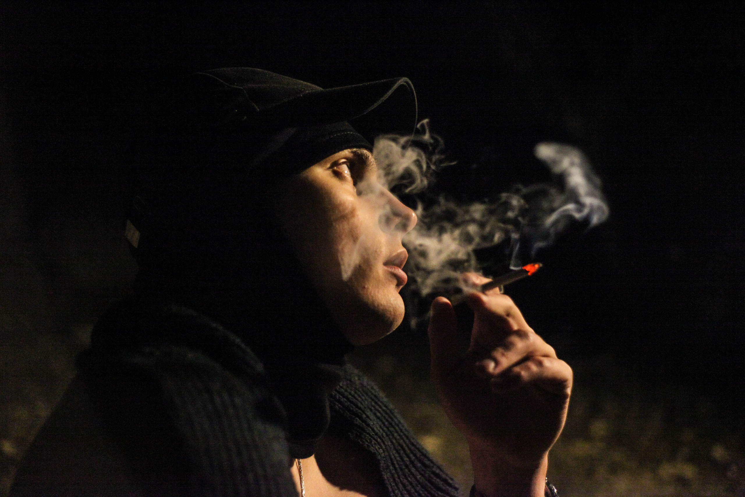 «Затянутая тишина: воспоминания прошлой жизни». Уличный фотограф Города N