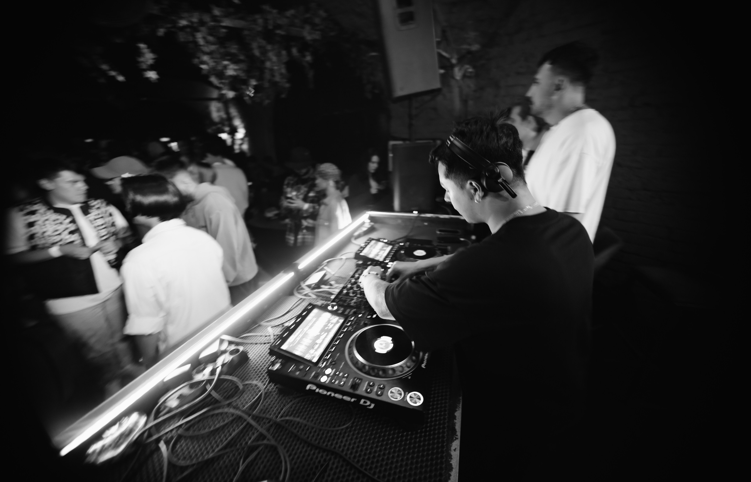 Custom x Медиабаскет. Саша Копылов, фотограф в Казани