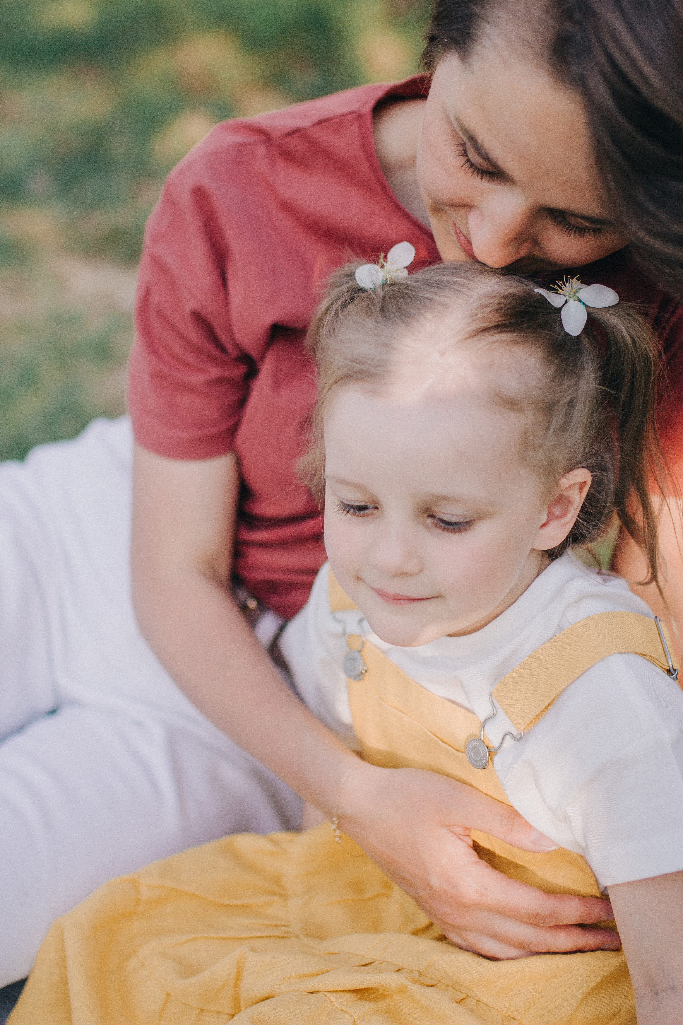 Съемка в цветущих яблонях. Семейный фотограф Екатеринбург Черепанова Олеся