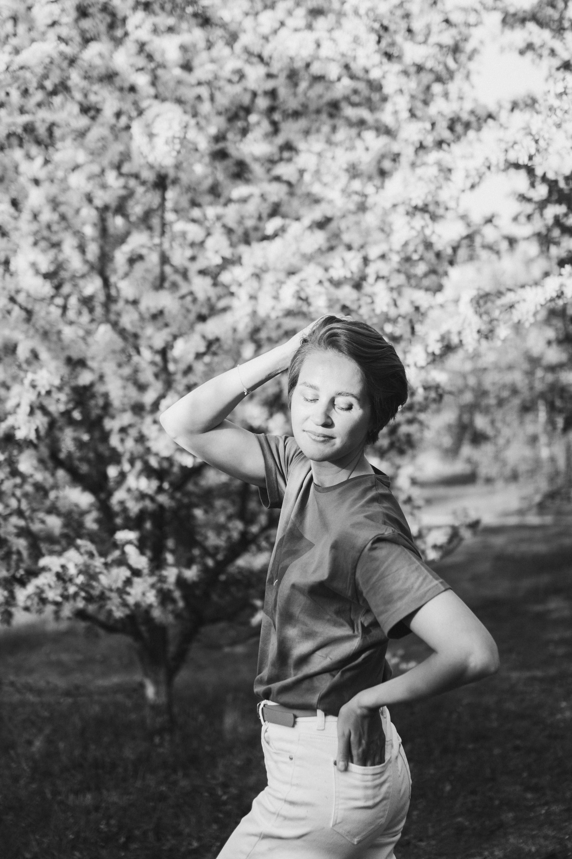 Съемка в цветущих яблонях. Семейный фотограф Екатеринбург Черепанова Олеся