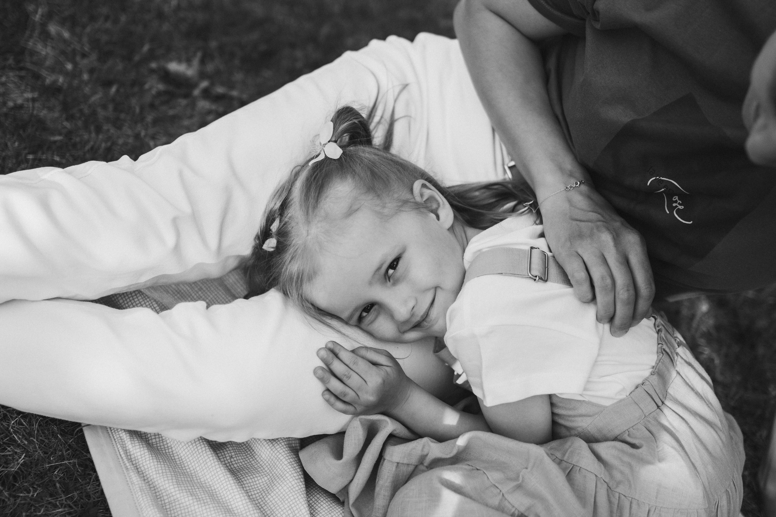 Съемка в цветущих яблонях. Семейный фотограф Екатеринбург Черепанова Олеся