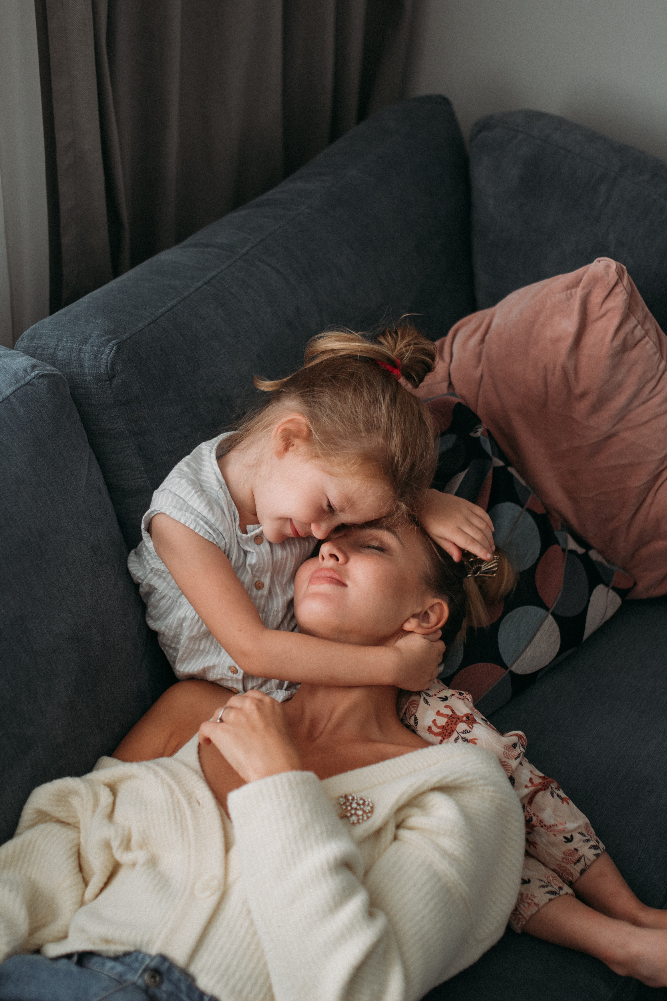 Съемка дома мамы и дочки. Семейный фотограф Екатеринбург Черепанова Олеся