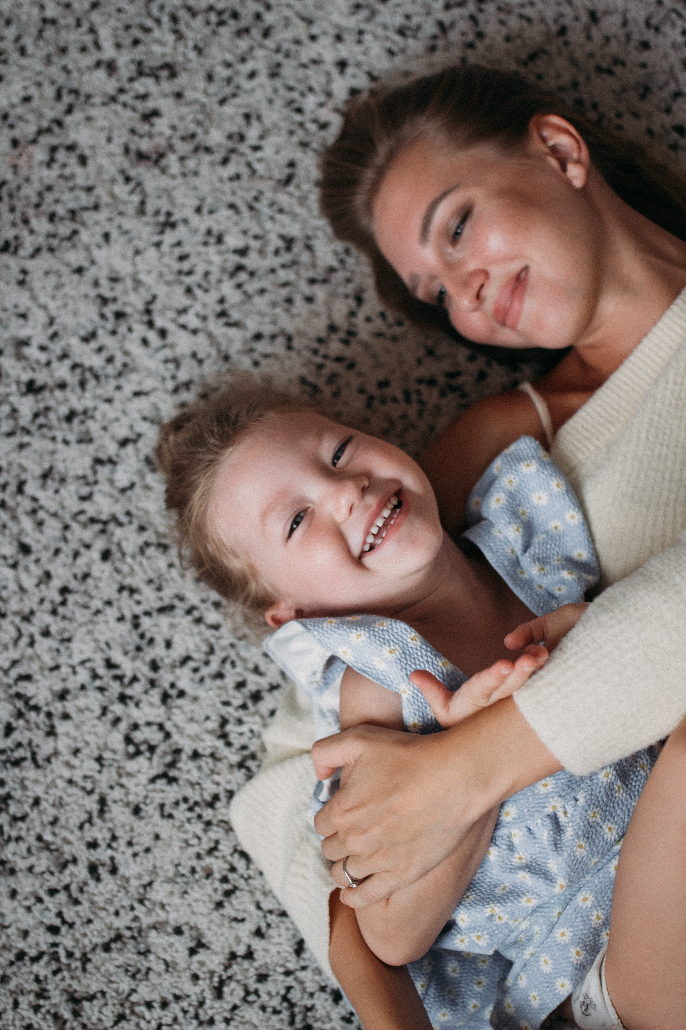Съемка дома мамы и дочки. Семейный фотограф Екатеринбург Черепанова Олеся