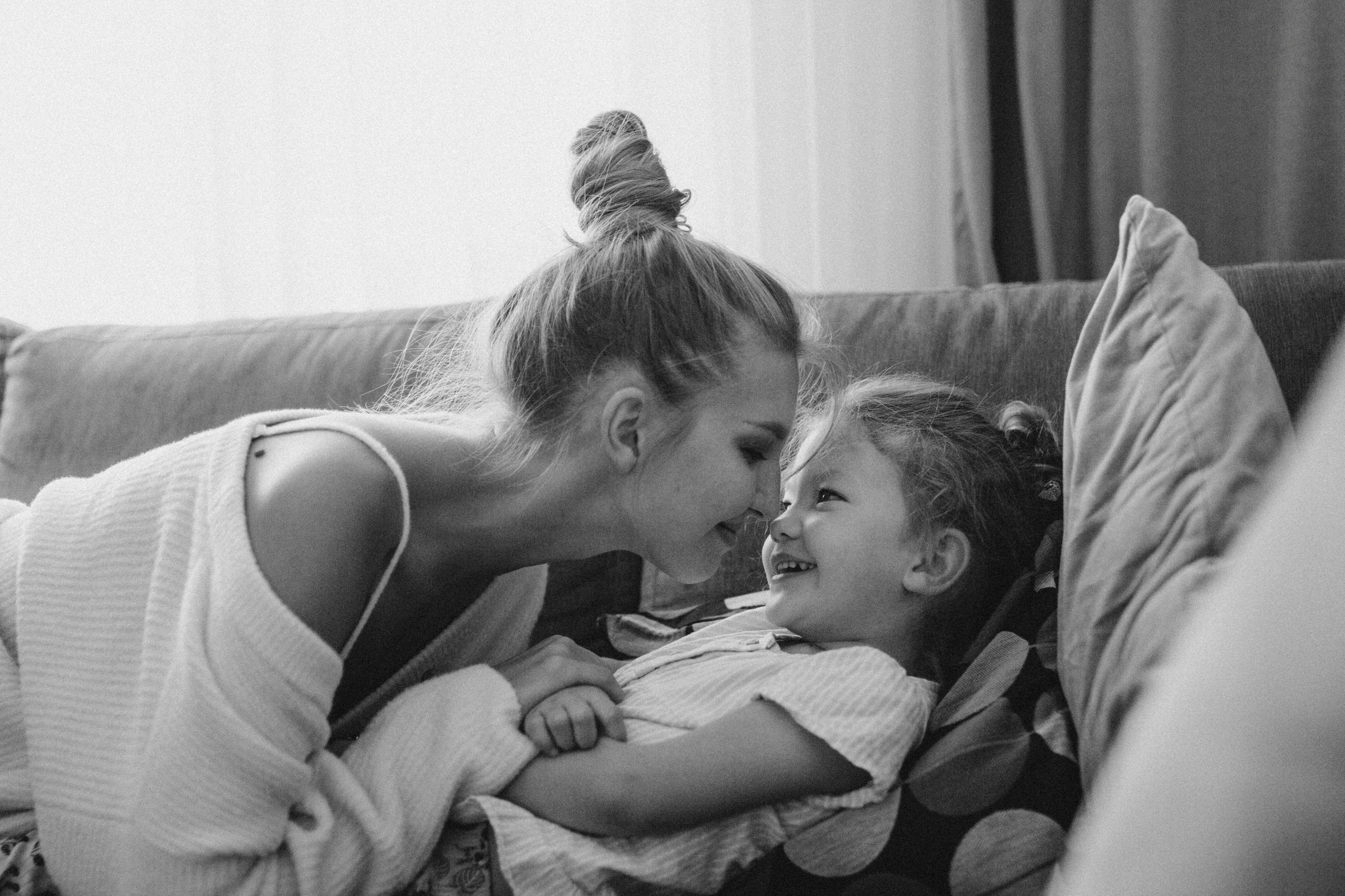 Съемка дома мамы и дочки. Семейный фотограф Екатеринбург Черепанова Олеся