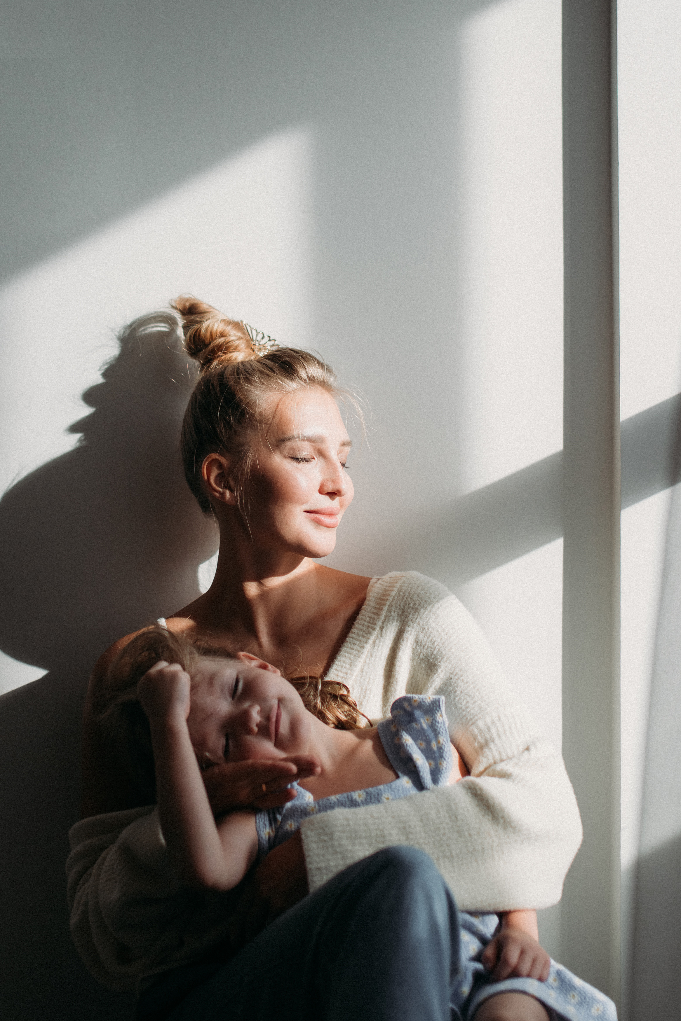 Съемка дома мамы и дочки. Семейный фотограф Екатеринбург Черепанова Олеся
