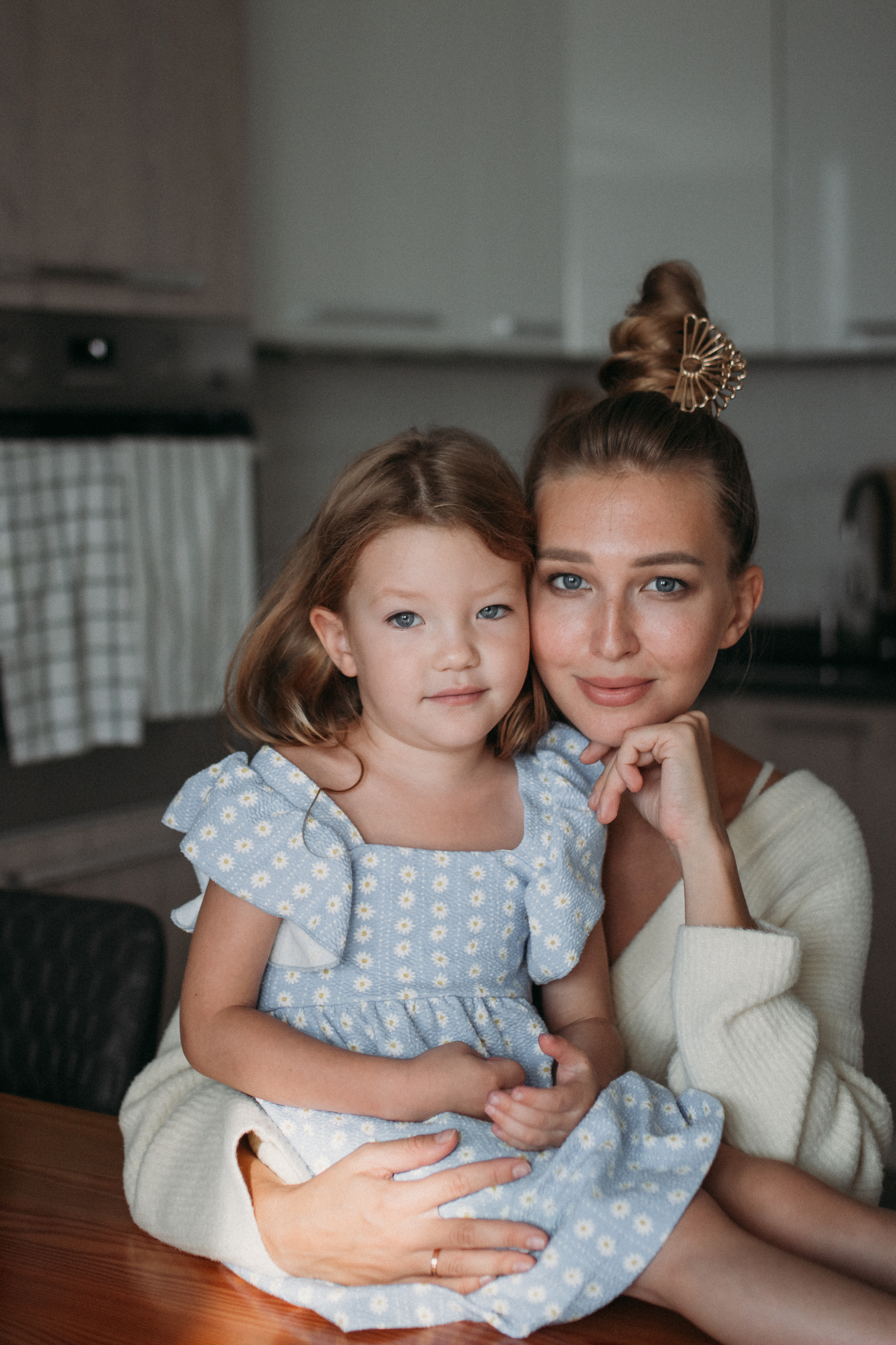 Съемка дома мамы и дочки. Семейный фотограф Екатеринбург Черепанова Олеся