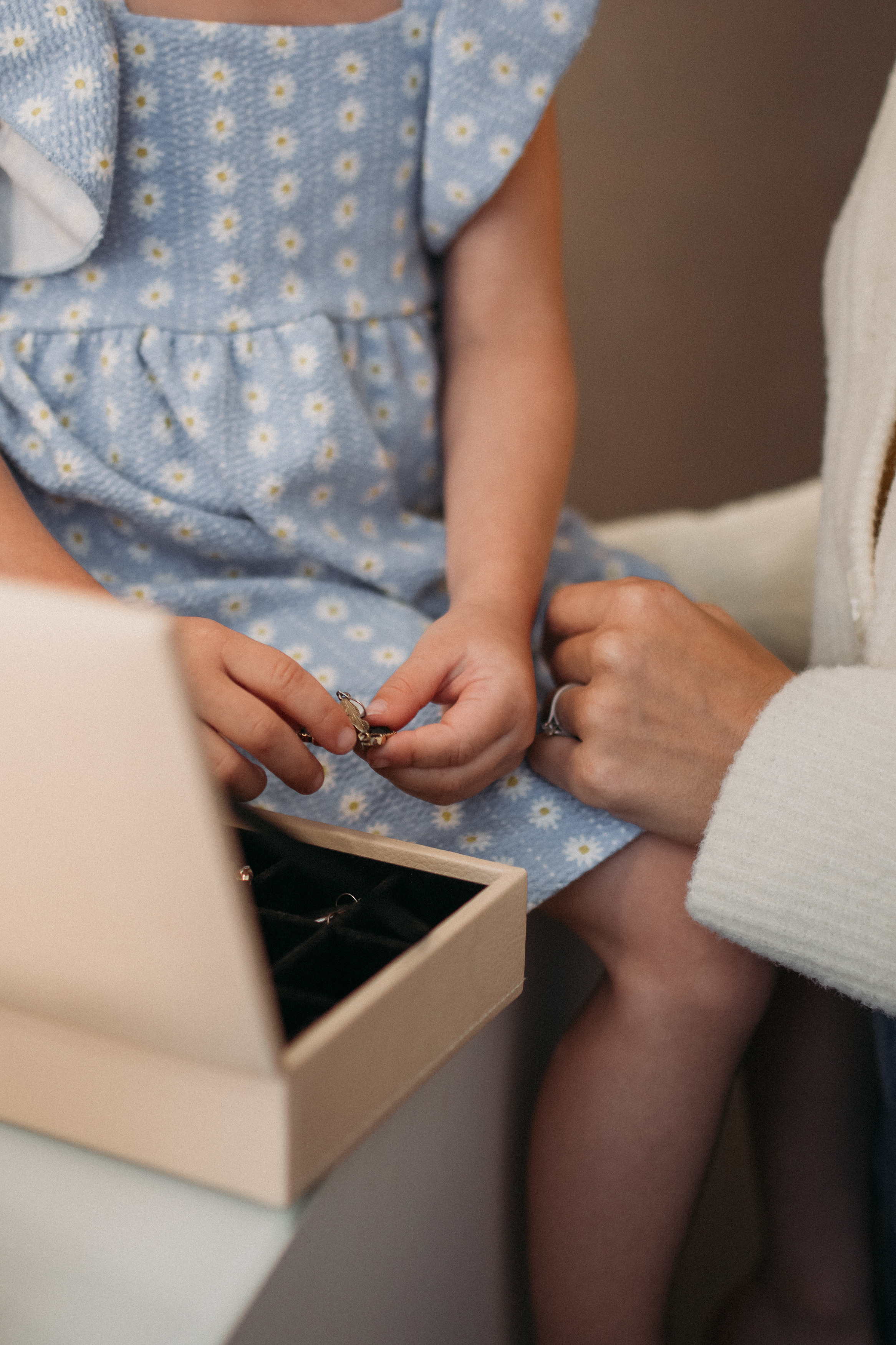 Съемка дома мамы и дочки. Семейный фотограф Екатеринбург Черепанова Олеся