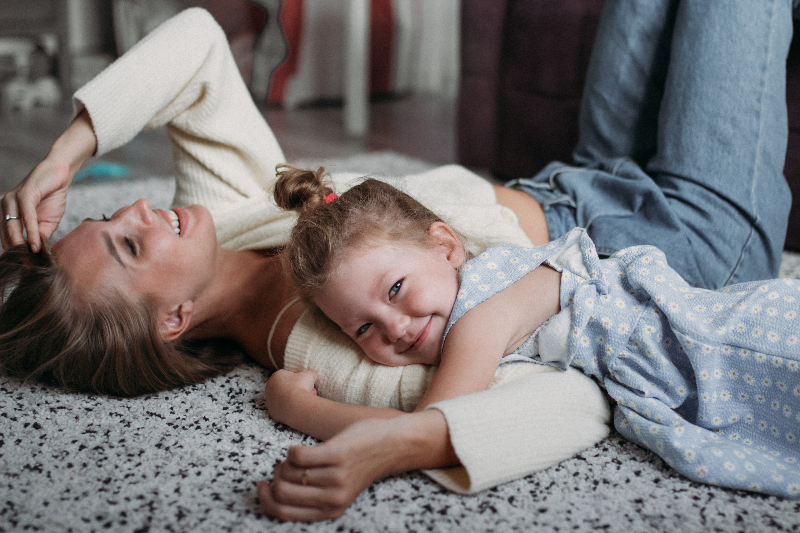 Съемка дома мамы и дочки. Семейный фотограф Екатеринбург Черепанова Олеся