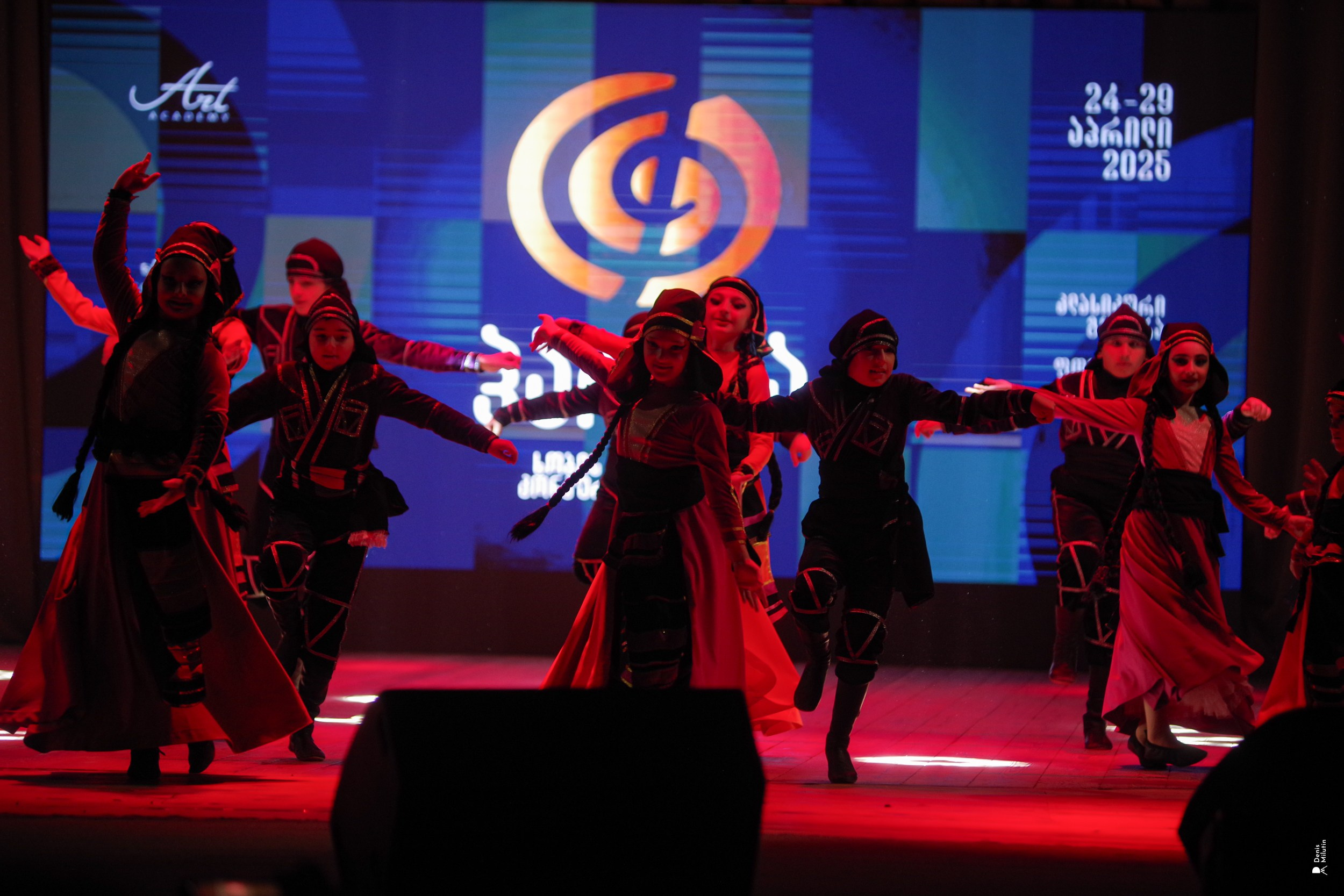 Танцы в Хоби. Портретный фотограф Денис Милютин