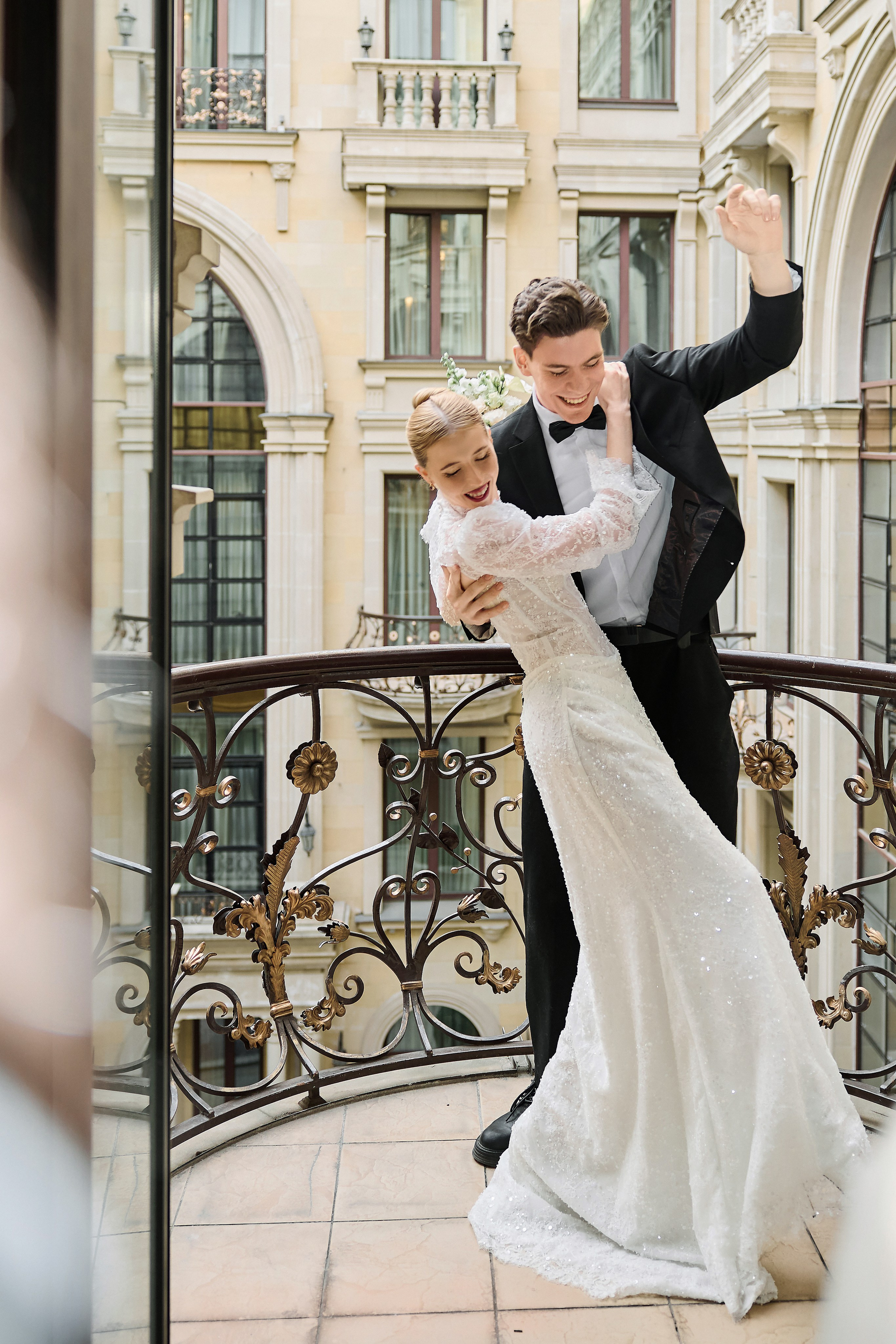 Вадим и Алина. Сборы в отеле St Regis. Свадебный фотограф в Москве и Подмосковье