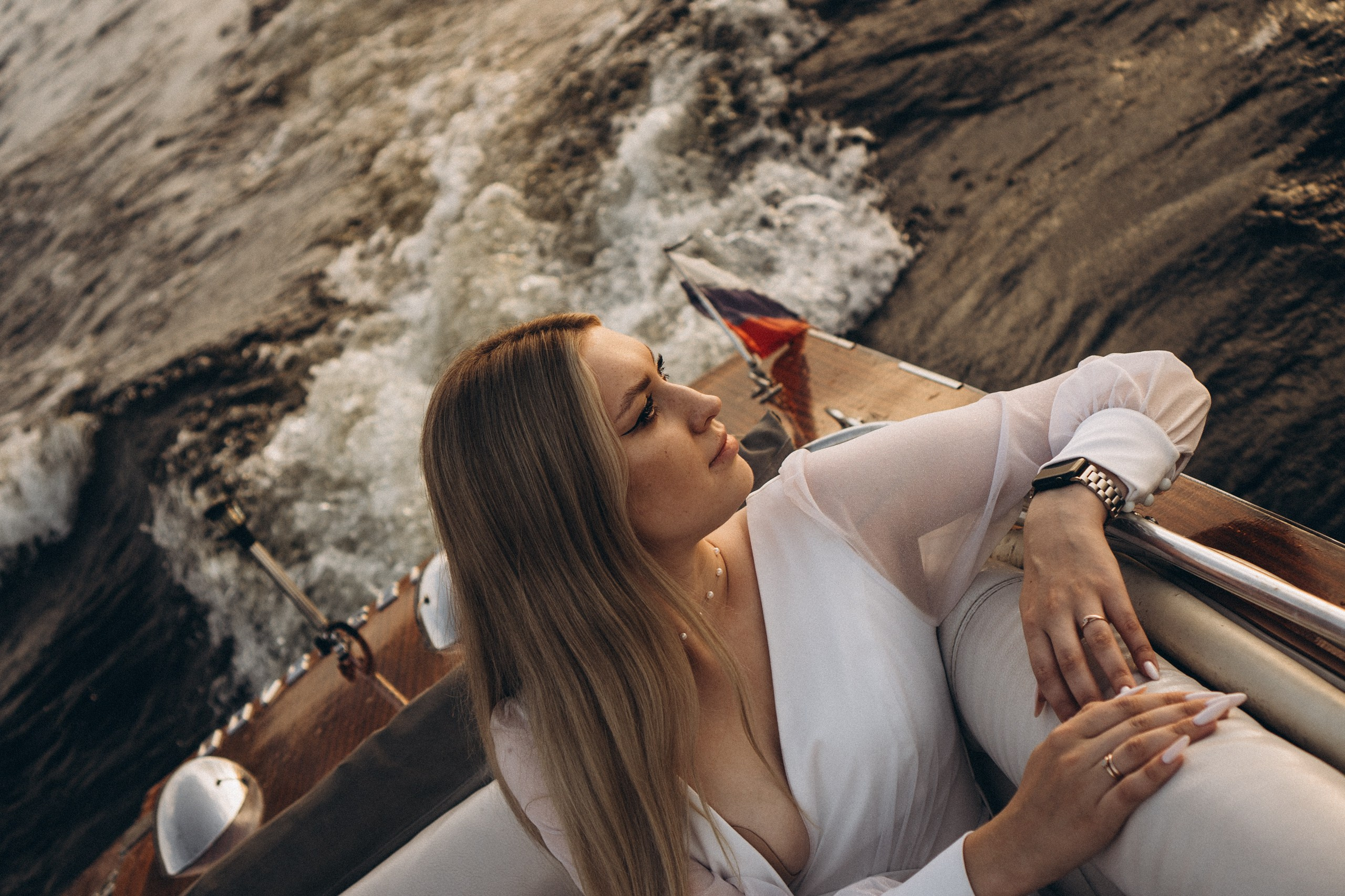 СВАДЕНБНАЯ СЬЕМКА НА КАТЕРЕ ПО КАНАЛАМ САНКТ-ПЕТЕРБУРГА И В АКВАТОРИИ НЕВЫ. Профессиональный фотограф, Санкт-Петербург — Виктория Богомолова