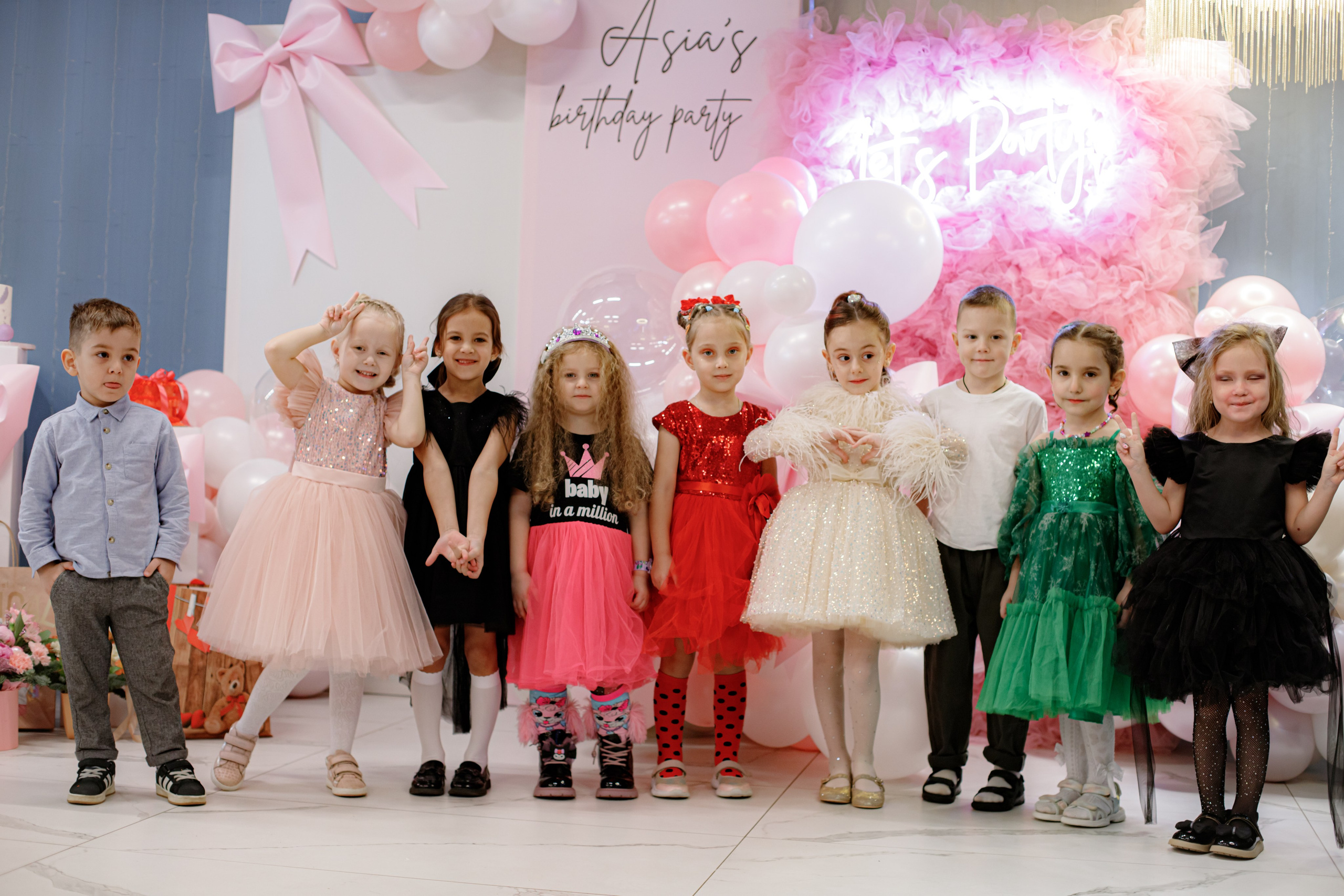 ASIA'S BIRTHDAY PARTY. Photokarish