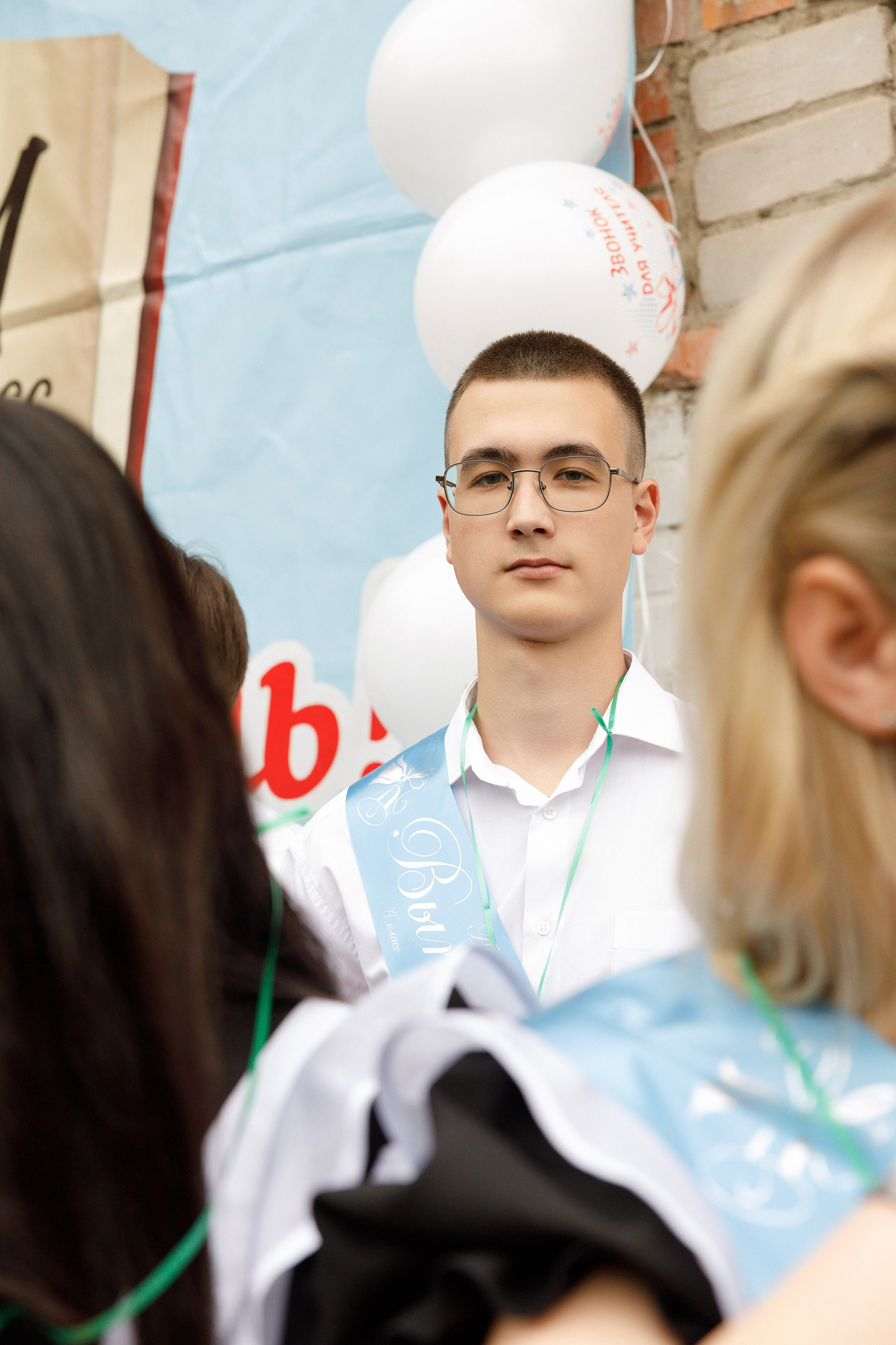 Последний звонок Гимназия Артем. Photoalbum-vl.ru