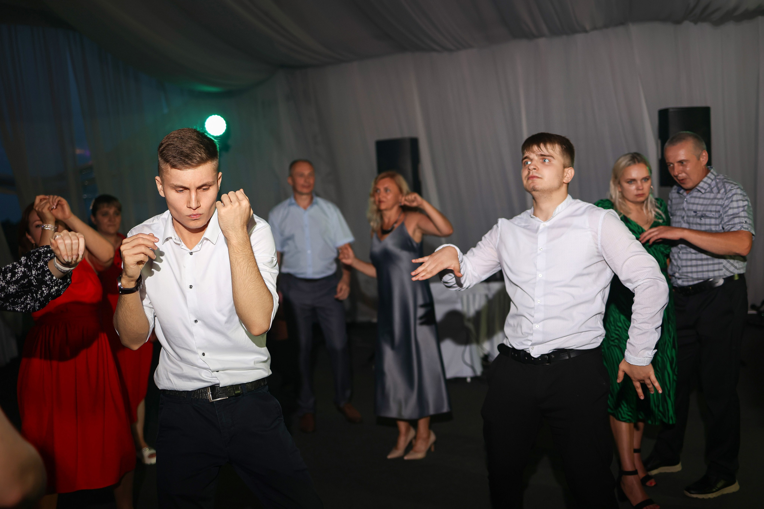 Ярик и Полина. Свадебные фотограф и видеограф в Минске Голдосовы Марина и Вадим