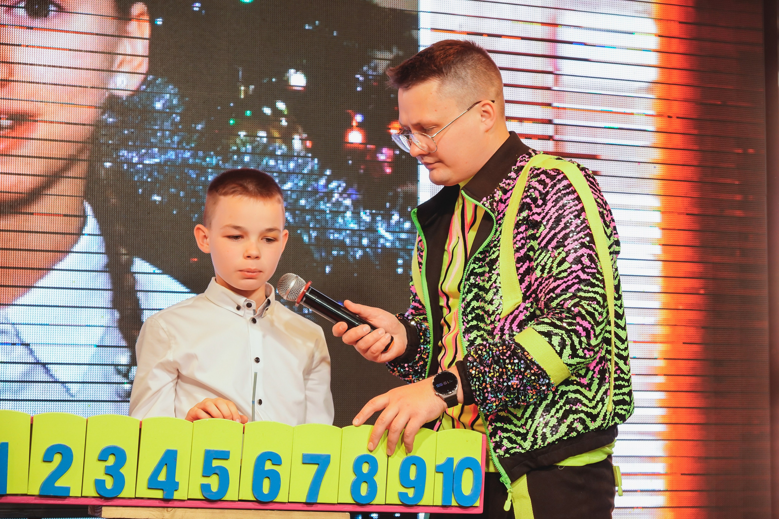 Выпускной. Занимаюсь профессиональной фотографией и живу рядом с Байкалом. Работаю в разных жанрах